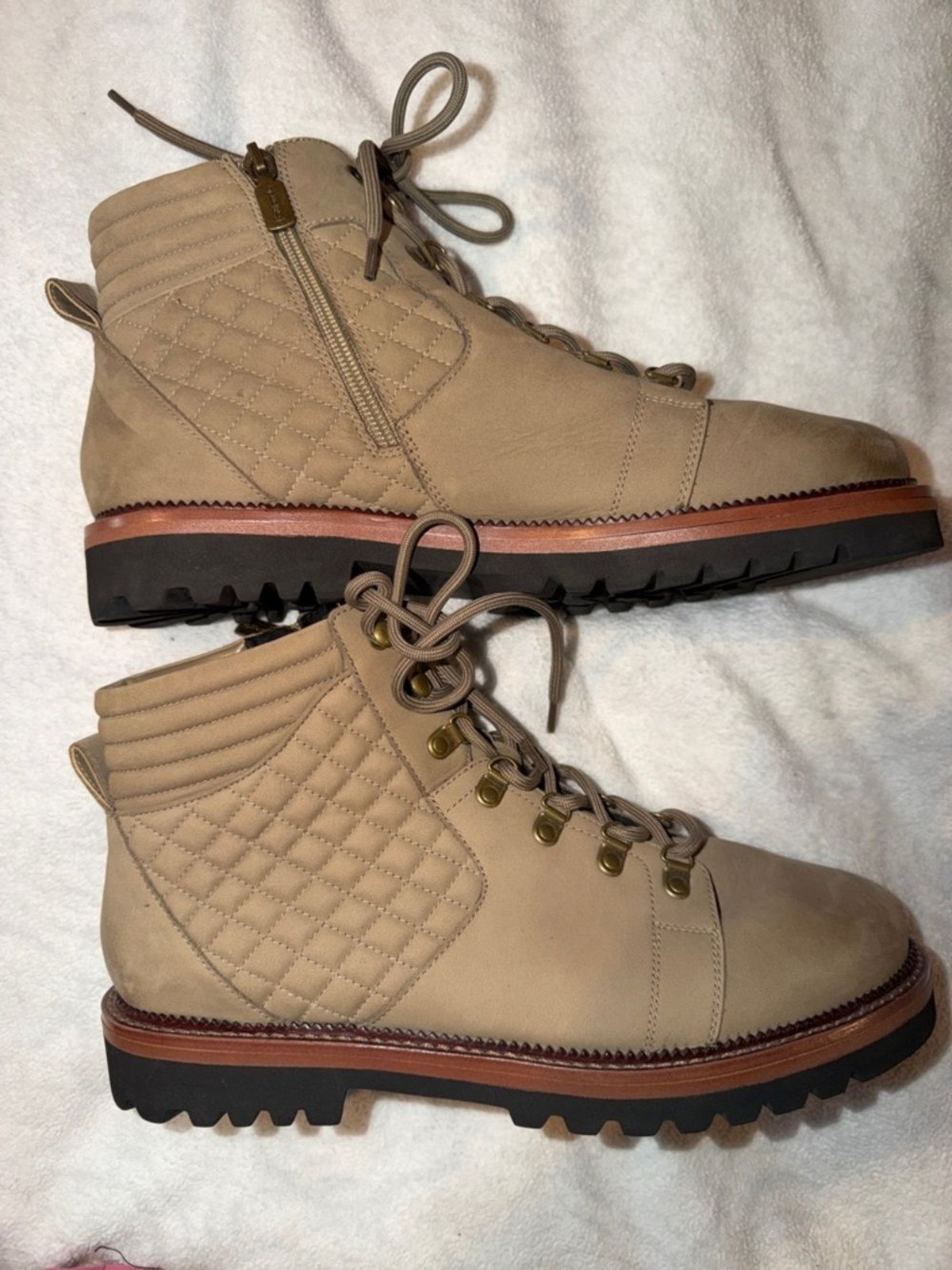 Blondo “Helen” Taupe Quilted Lace-Up Ankle waterproof lug Boot. Sz 11