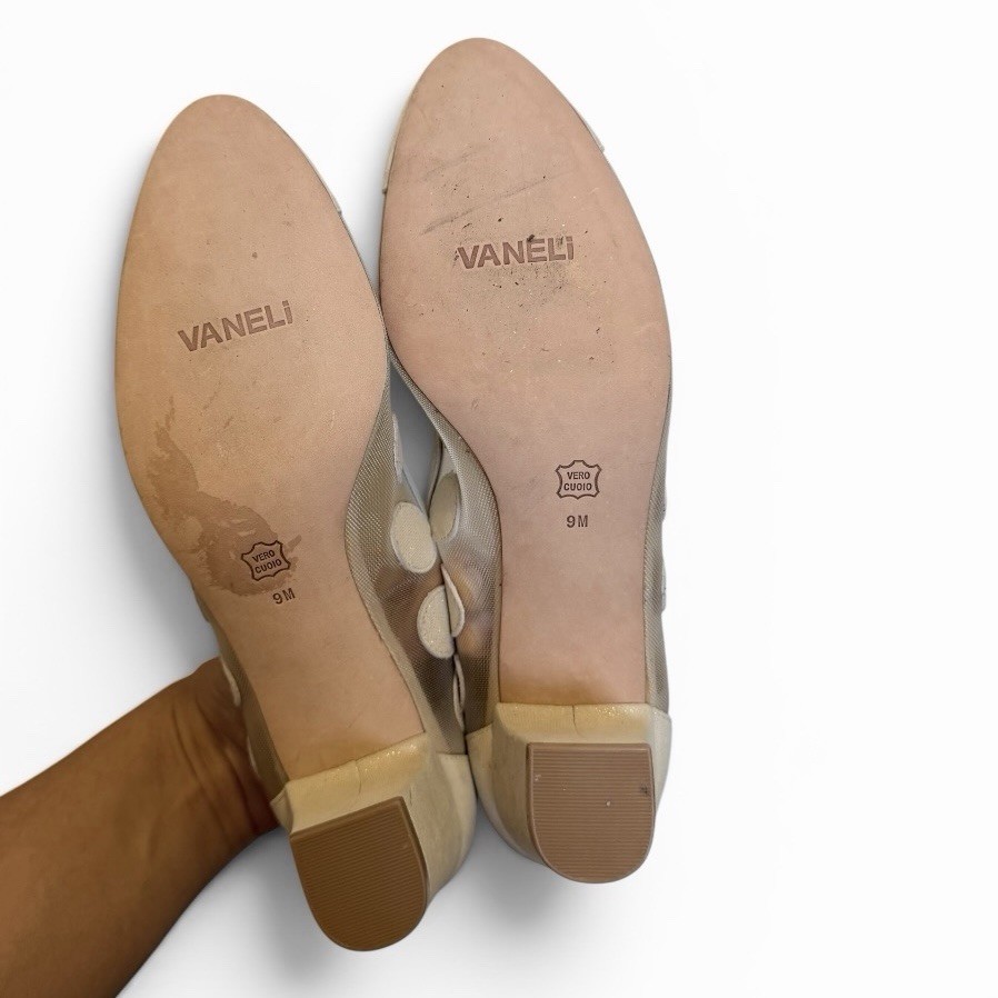 Vaneli Beige Polka Dot Mesh Round Toe Block Heel Pumps – Women’s Size 9