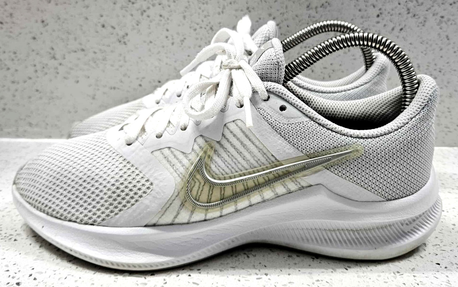 Nike Downshifter 11 White Metallic Silver Shoes Sneakers 3413-100 Women’s Size 7