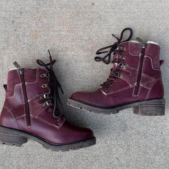 COLLÈGE «OXBLOOD» LEATHER & SUEDE BOOTS