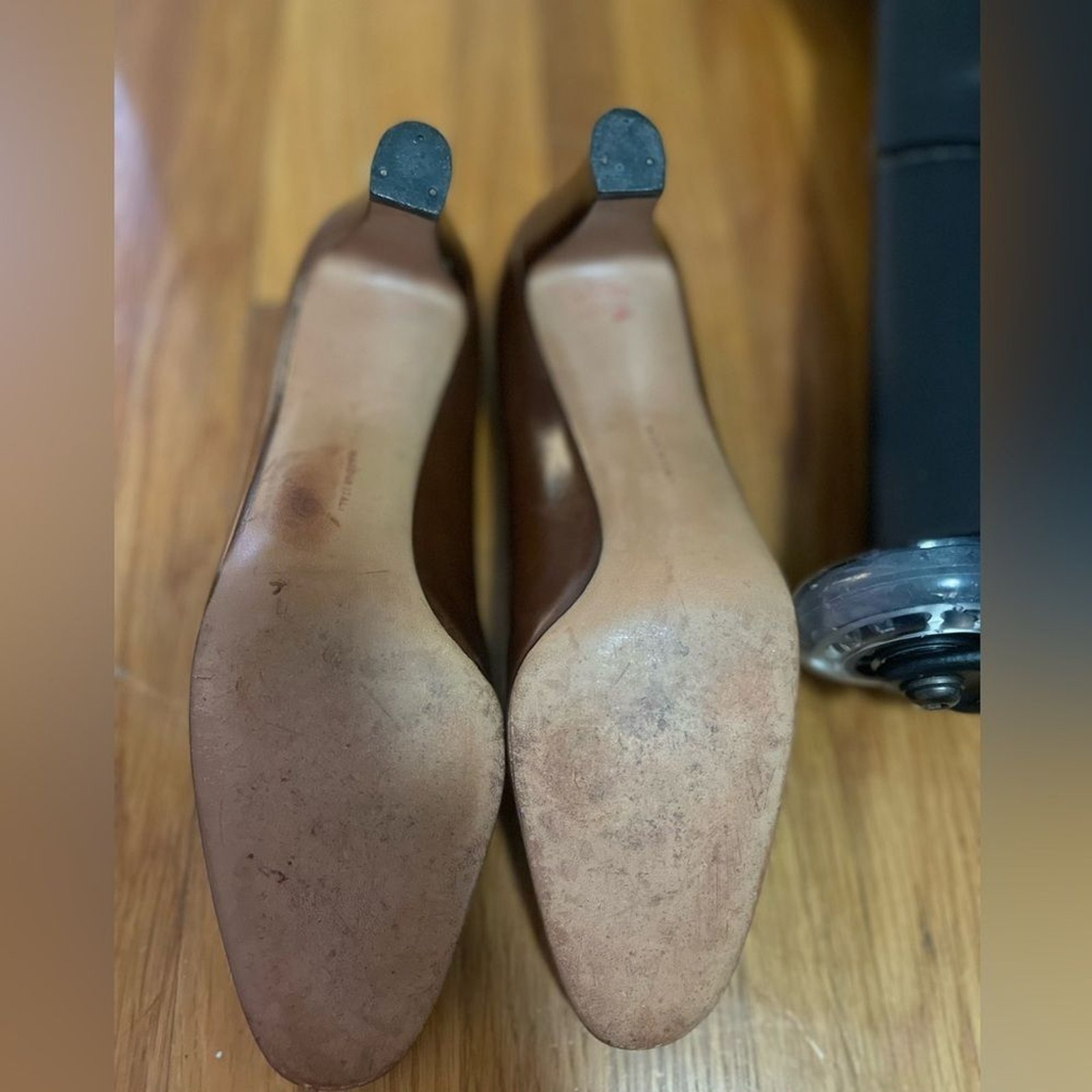 Salvatore Ferragamo brown low heel leather pumps size 9 AAA