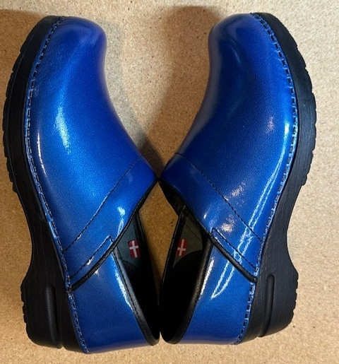 NWOT Sanita Women’s Metallic Blue The Original Danish Clogs Size EU 39 US 8.5-9