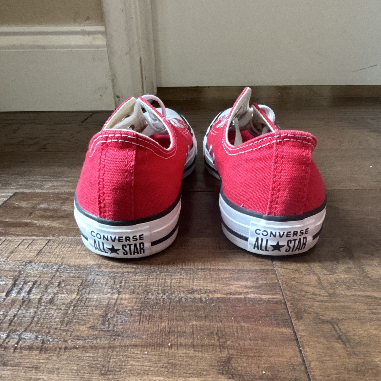 Converse All Star Men’s US 7 Red/White Canvas Low Top Lace-Up Sneakers