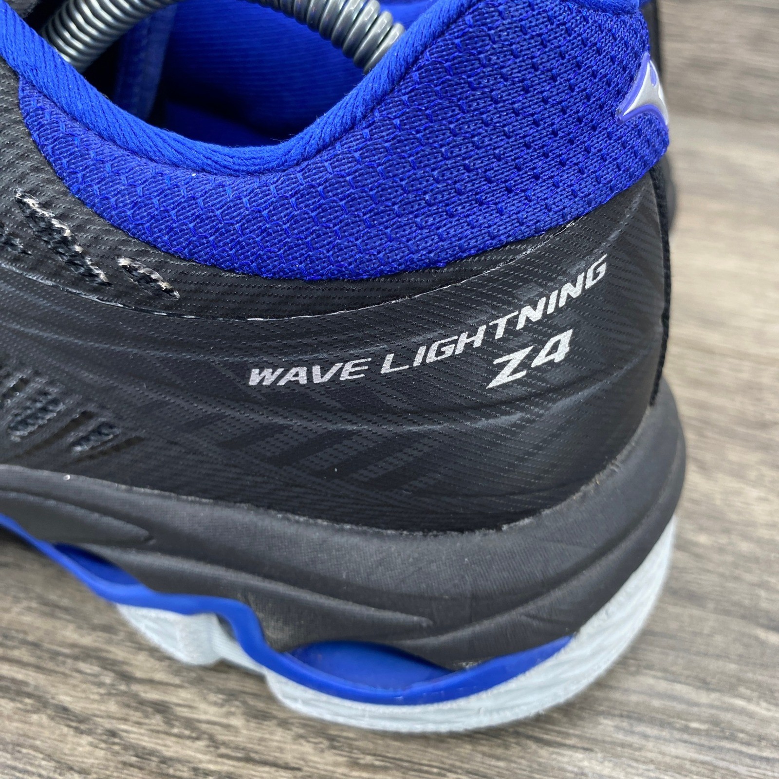 Mizuno Wave Lightning Z4 Women Volleyball Shoes Size 8 Blue Athletic Sneakers