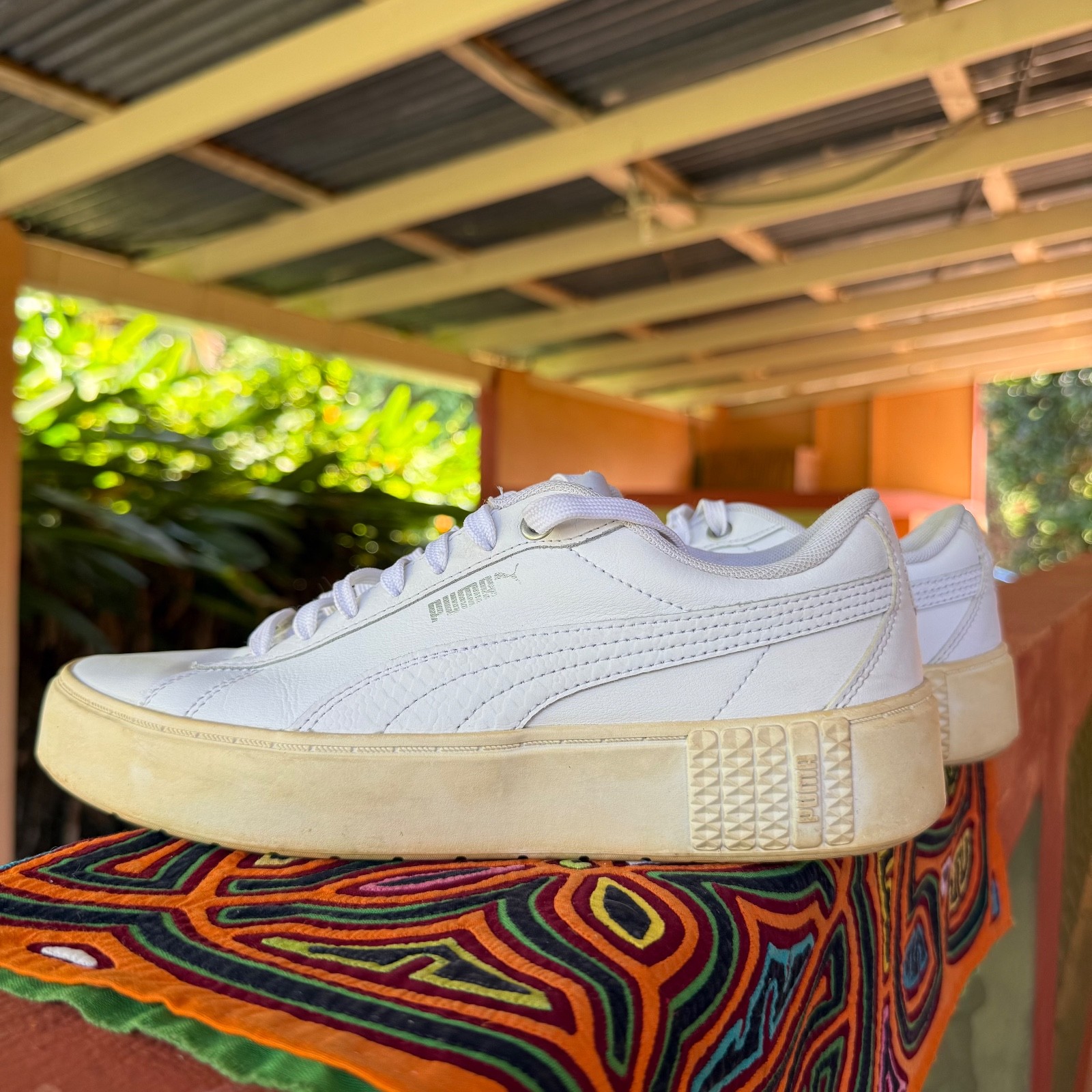 Puma Smash V3 Platform Sneakers Womens Size 8.5 White Gum Sole Leather 381447-01