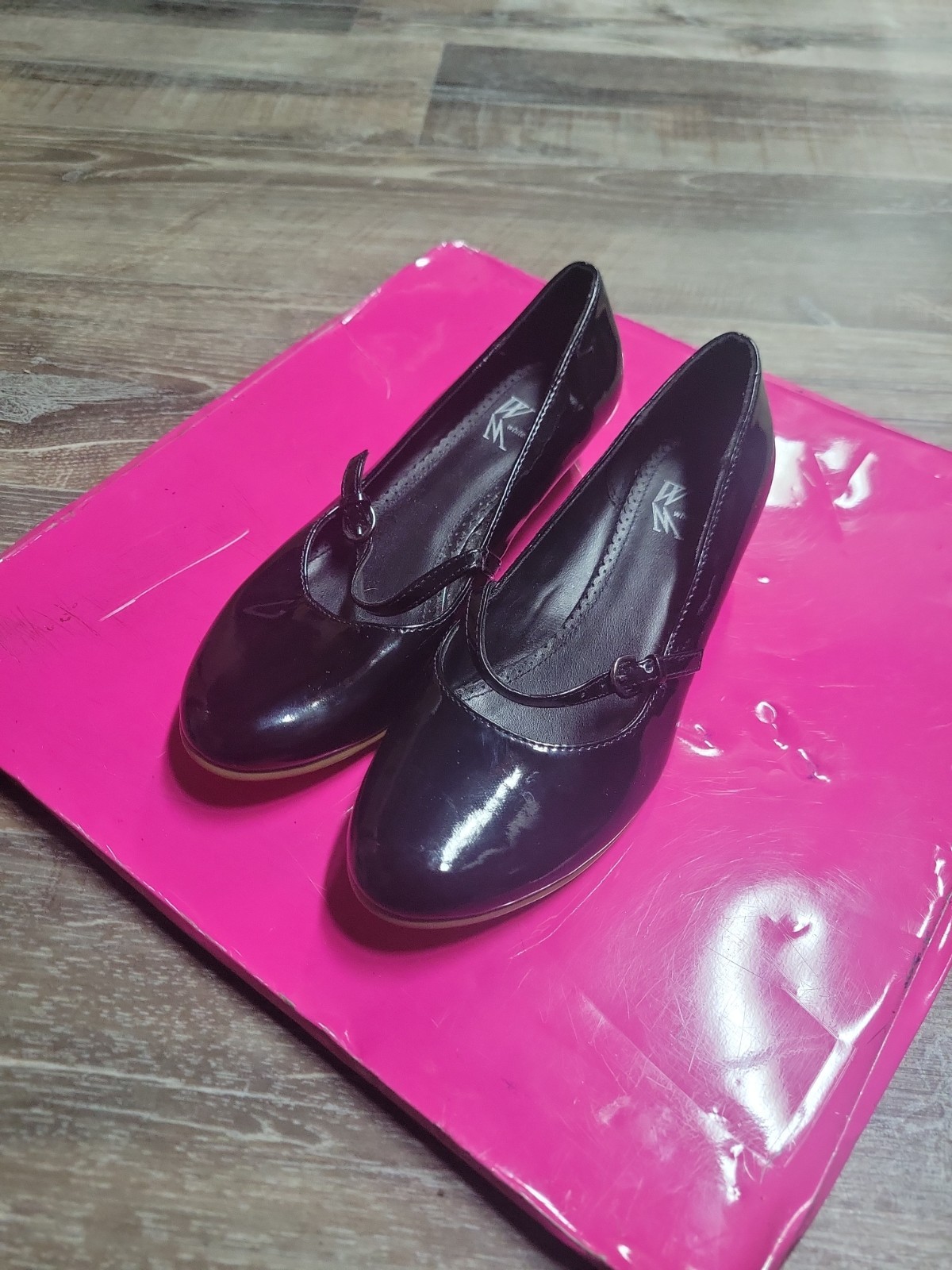6 M…Women’s White Mountain Wedge Pump Black Dress Shoes