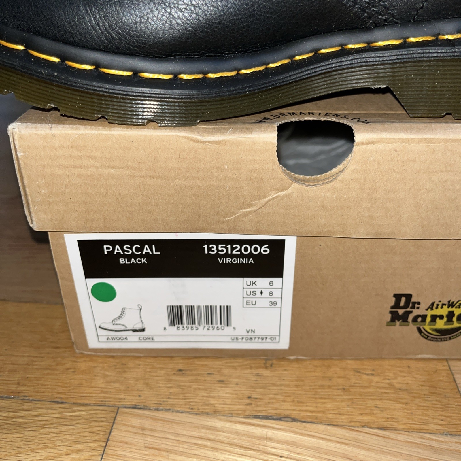 Dr. Martens Pascal Virginia Leather Boots Women’s 8 NWT Combat Black