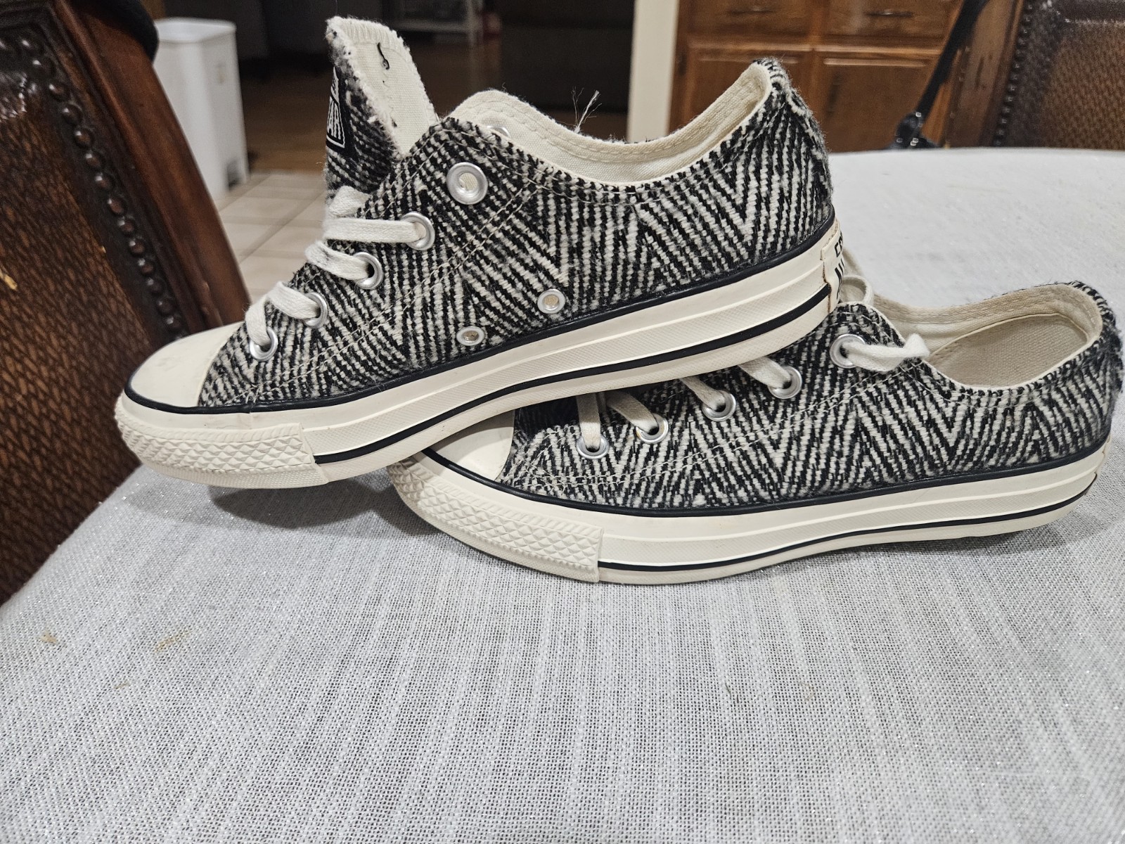 Converse All Stars Low Tops Womans Shoes Size 6 «Zebra»