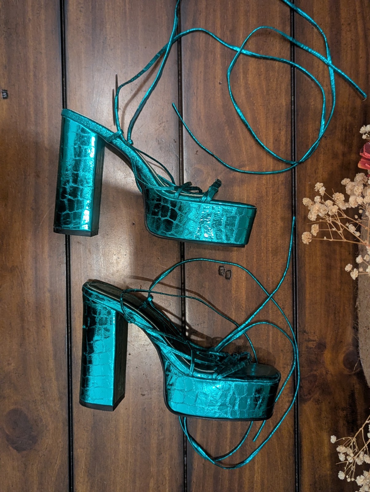 AZALEA WANG Gordo Metallic Green Croc Platform Lace Up Heels – Excellent…