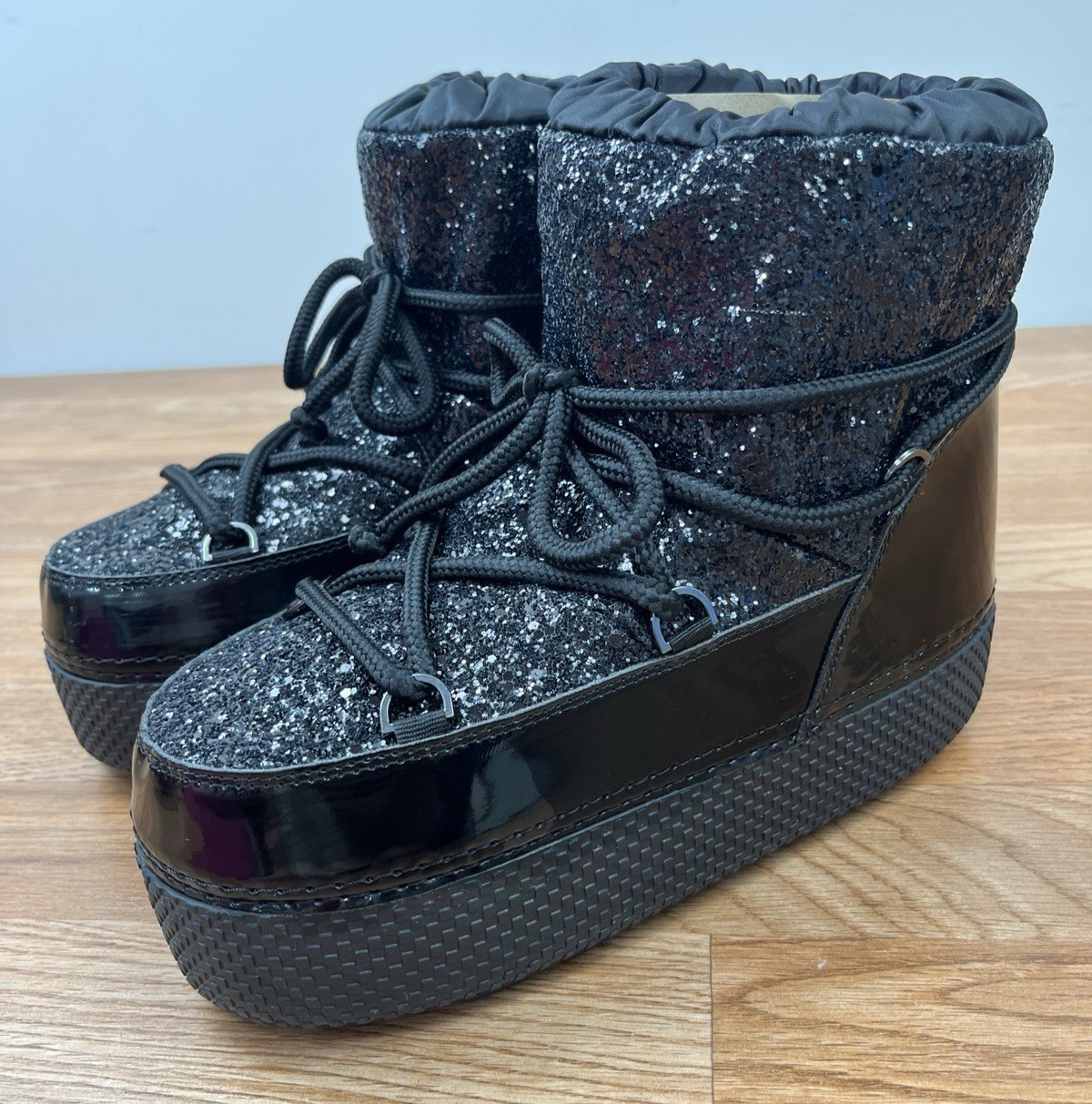Olivia Miller Eclipse Moon Boots Black Glitter Puffy Winter Boots Size L (11-12)