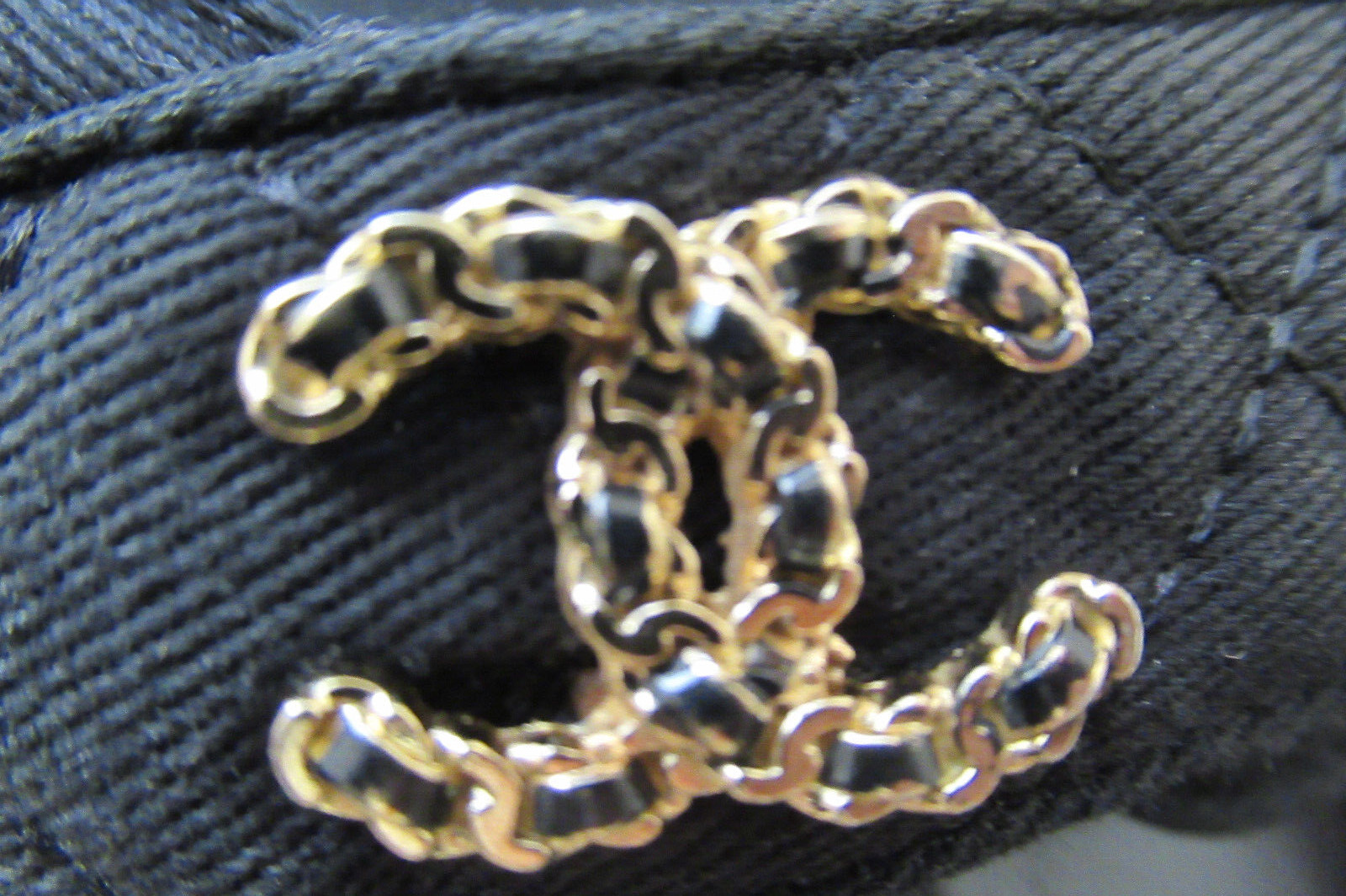 AUTH CHANEL DAD QUILTED FABRIC BLK «CC» SANDALS FLAT SZ «40» C RET$2300 BARGAIN!