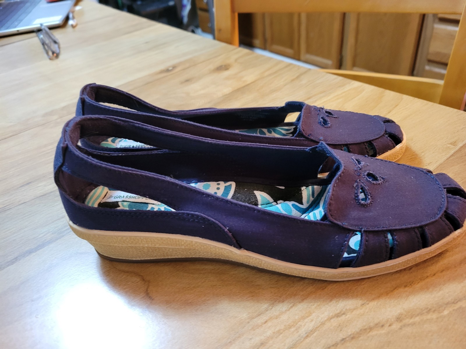 Slingback Ventilated Shallow Toe Wedged Flats By Grasshopper Sz 9M VERY CLEAN