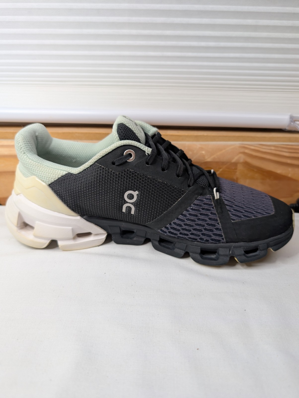 Women’s On Cloud Running Cloudflyer Stability Shoes Size US 6.5 Black Green