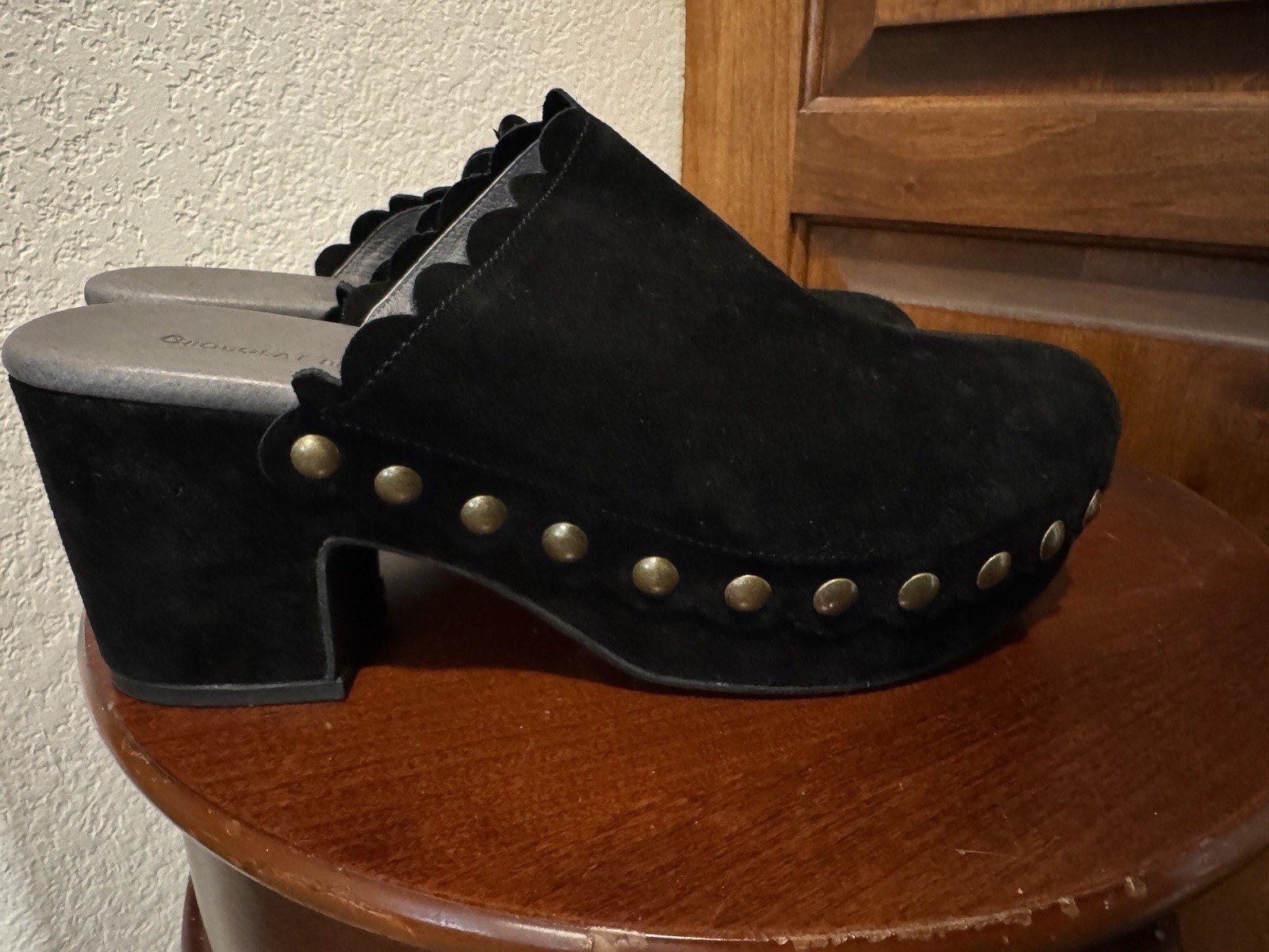 Chocolat Blu Gemini Black Suede Scalloped Studded Platform Clogs Mules Size 9.5