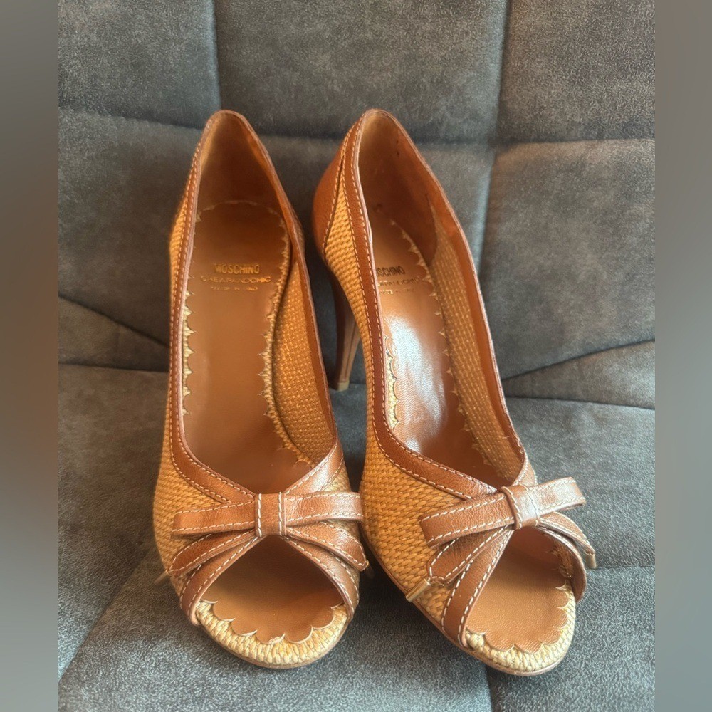 Vintage Moschino Brown and Tan Heels