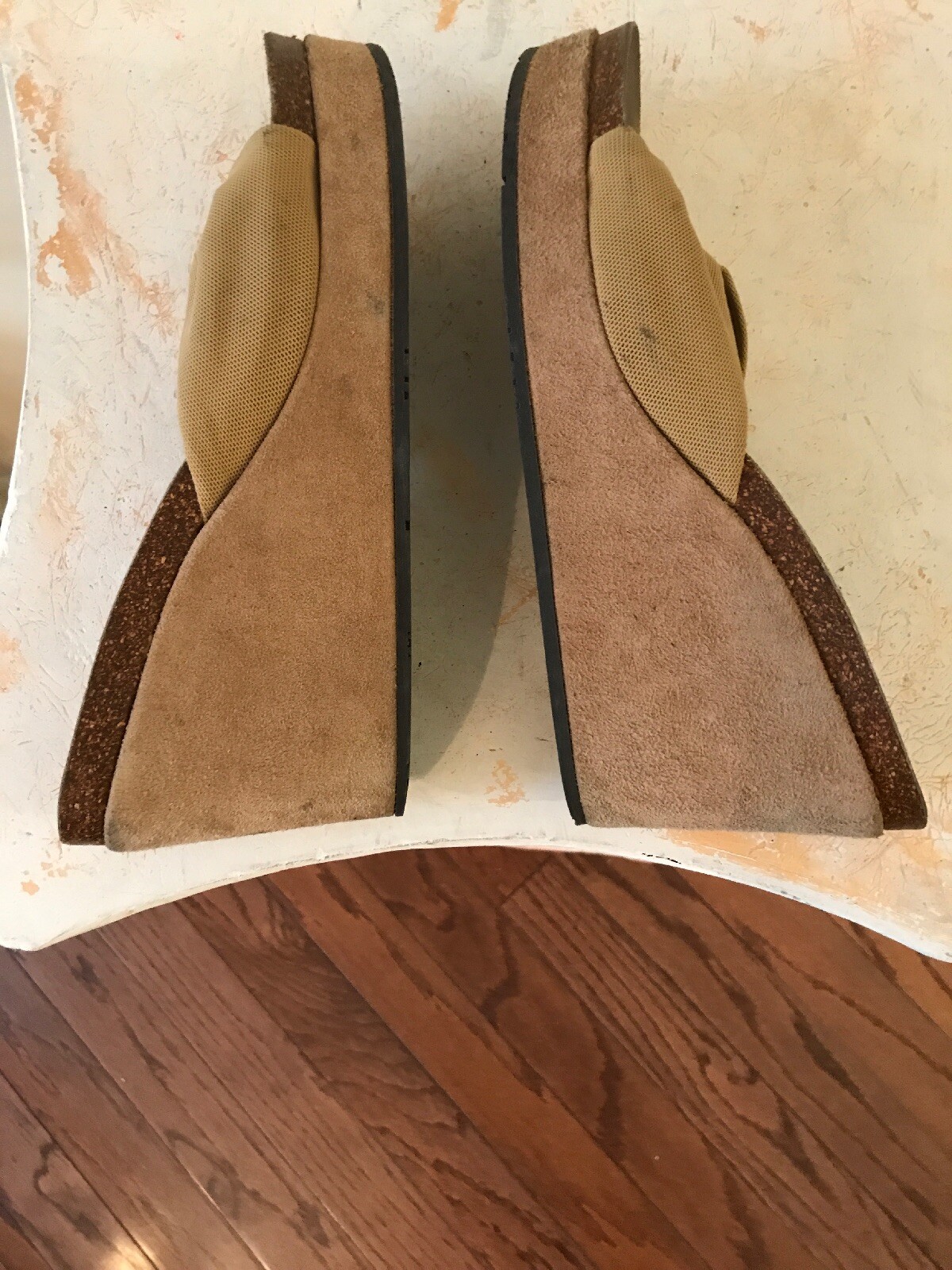 DONALD J PLINER BEIGE BROWN WEDGE SLIP ON SLIDES SANDALS SIZE 7.5 M WOMEN’S