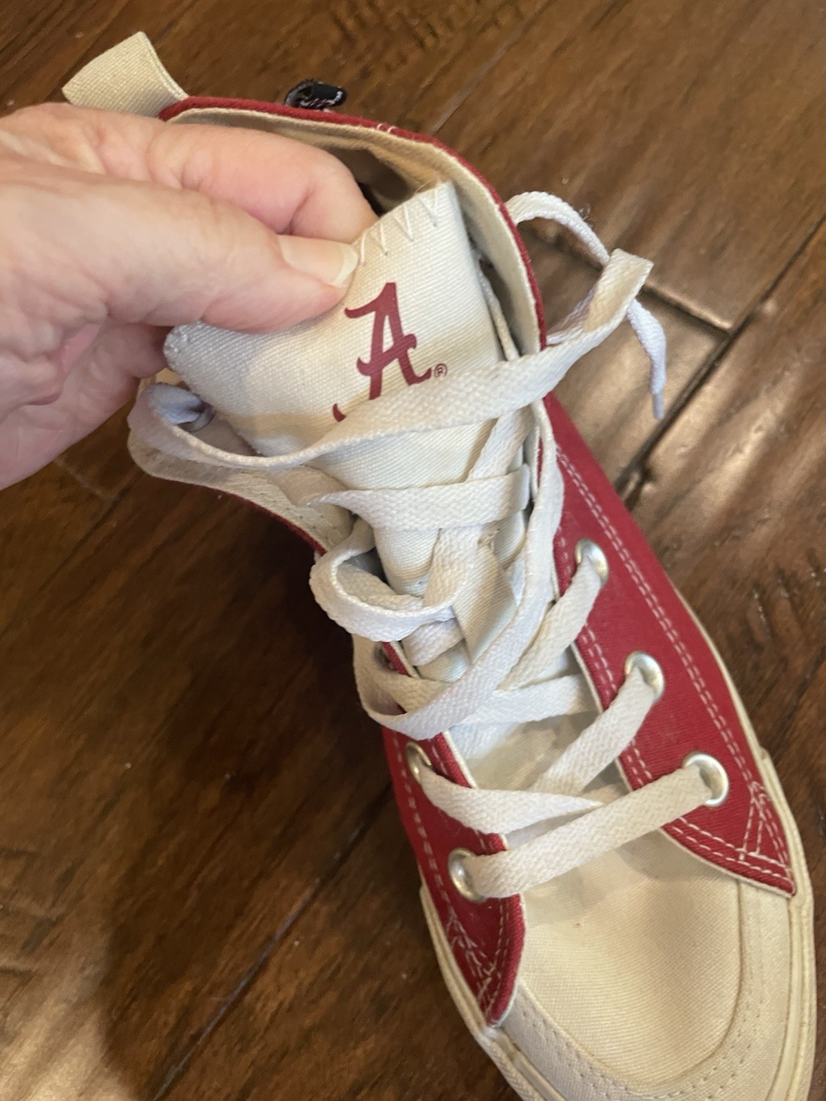 University Of Alabama Women’s Size 6 High Top Tennis Shoes Skicks
