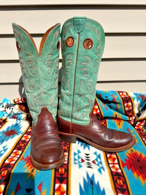 Women’s Ariat Buckaroo Cowgirl Boots, Size 8.5B, Style 14101, Beautiful!!!