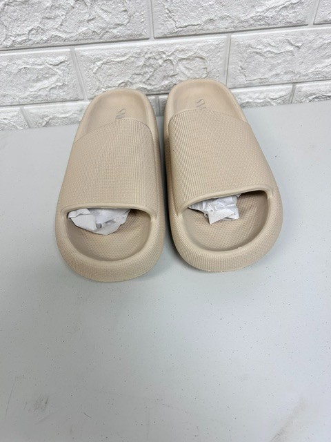 Women’s Snega Beige Foam Slides US 10 / UK 8