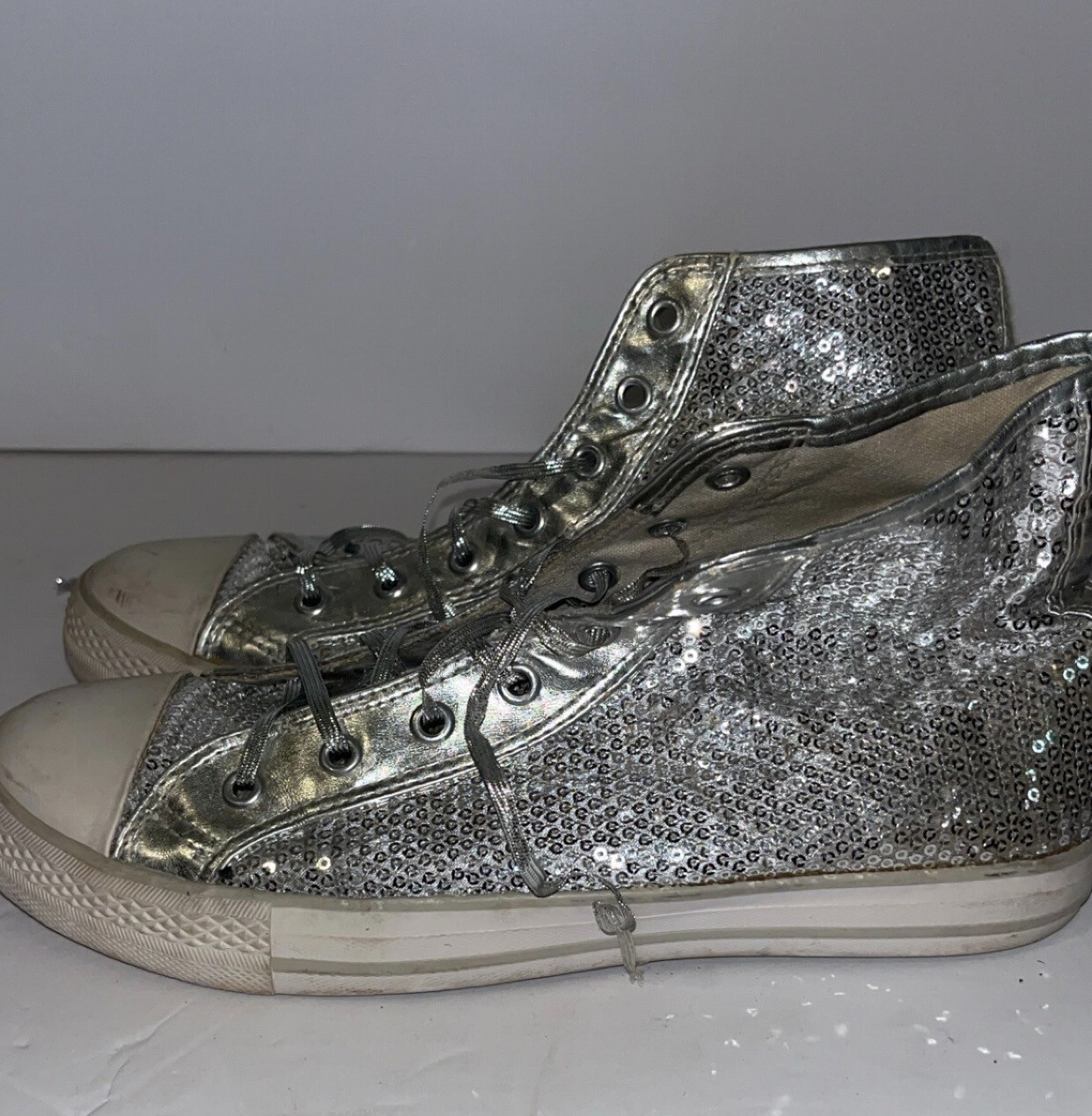 gotta flurt silver glitter shoes size 9 canvas style womens