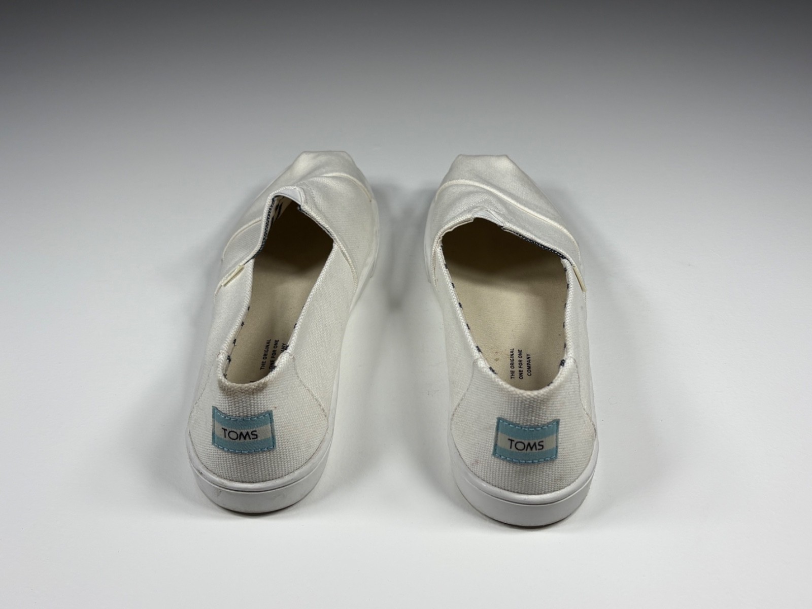 TOMS Flats Women 8.5 White Canvas Boat Shoes Casual Coastal Travel Comfort
