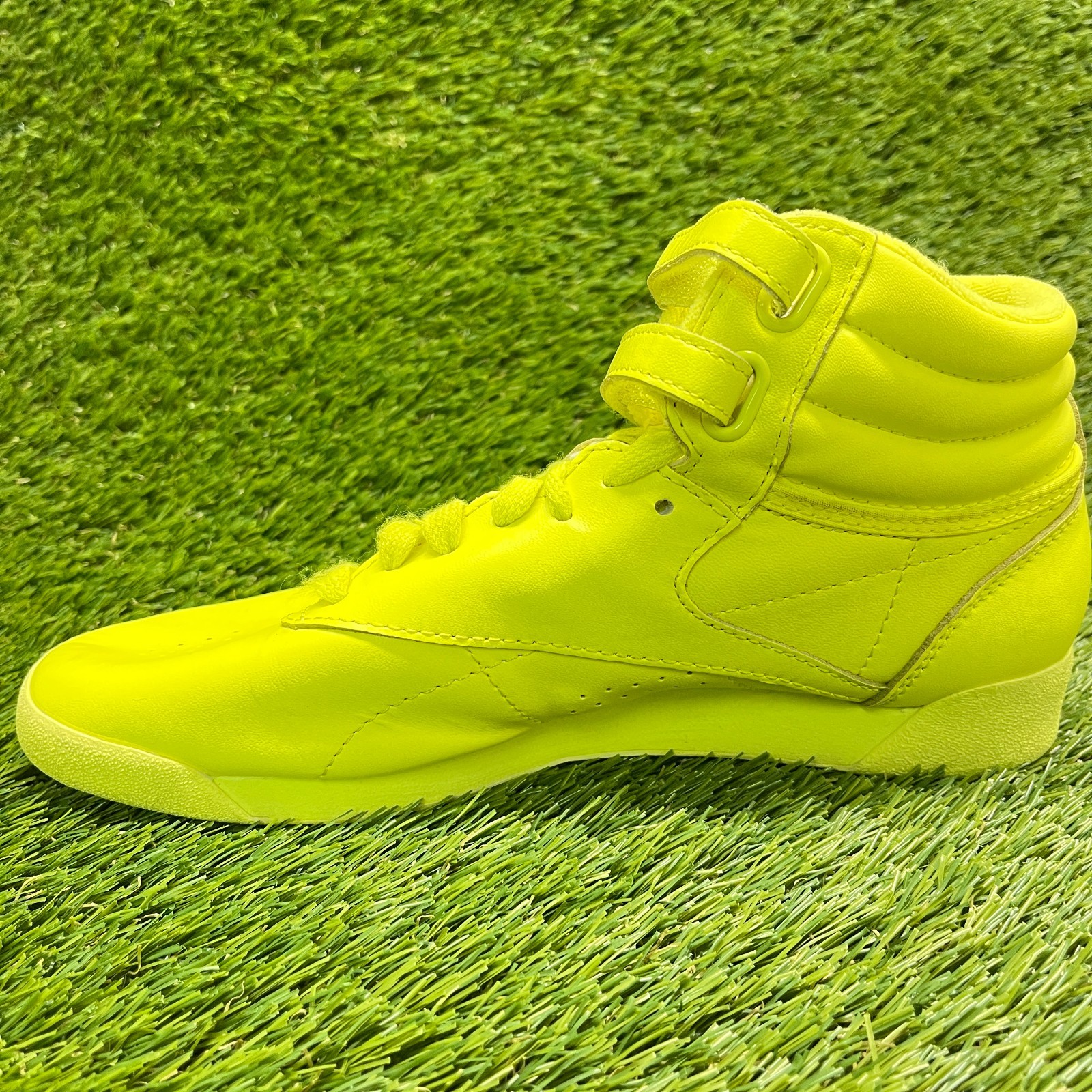Reebok Freestyle Hi Womens Size 7.5 Neon Acid Yellow Athletic Shoes Sneakers