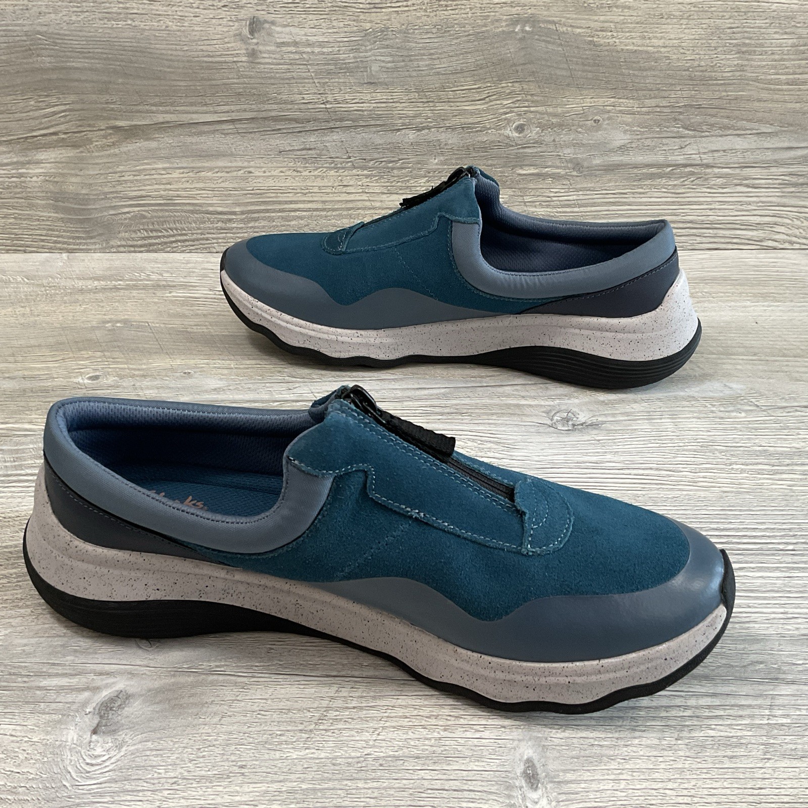 Clarks Jaunt Way Casual Slip-on Sneaker Shoes Blue Suede Women’s Size 11 M NEW