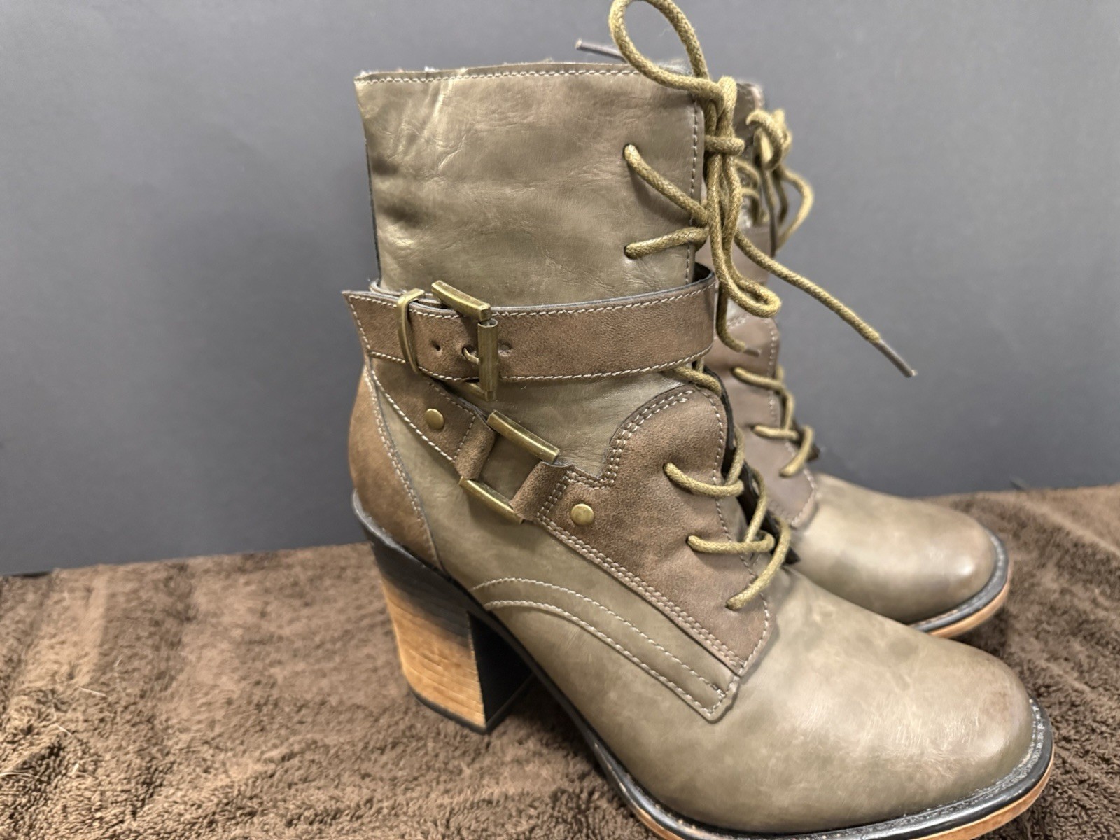 Pierre Dumas Brown shoes women heels Size 7.5