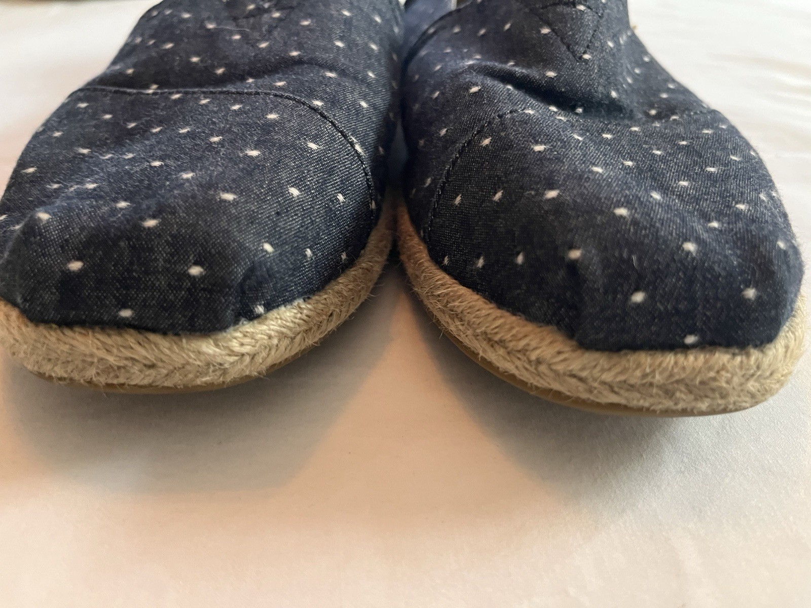TOMS Women’s Slip On Shoes Size 10 Alpargata Navy Blue Polka Dot Chambray