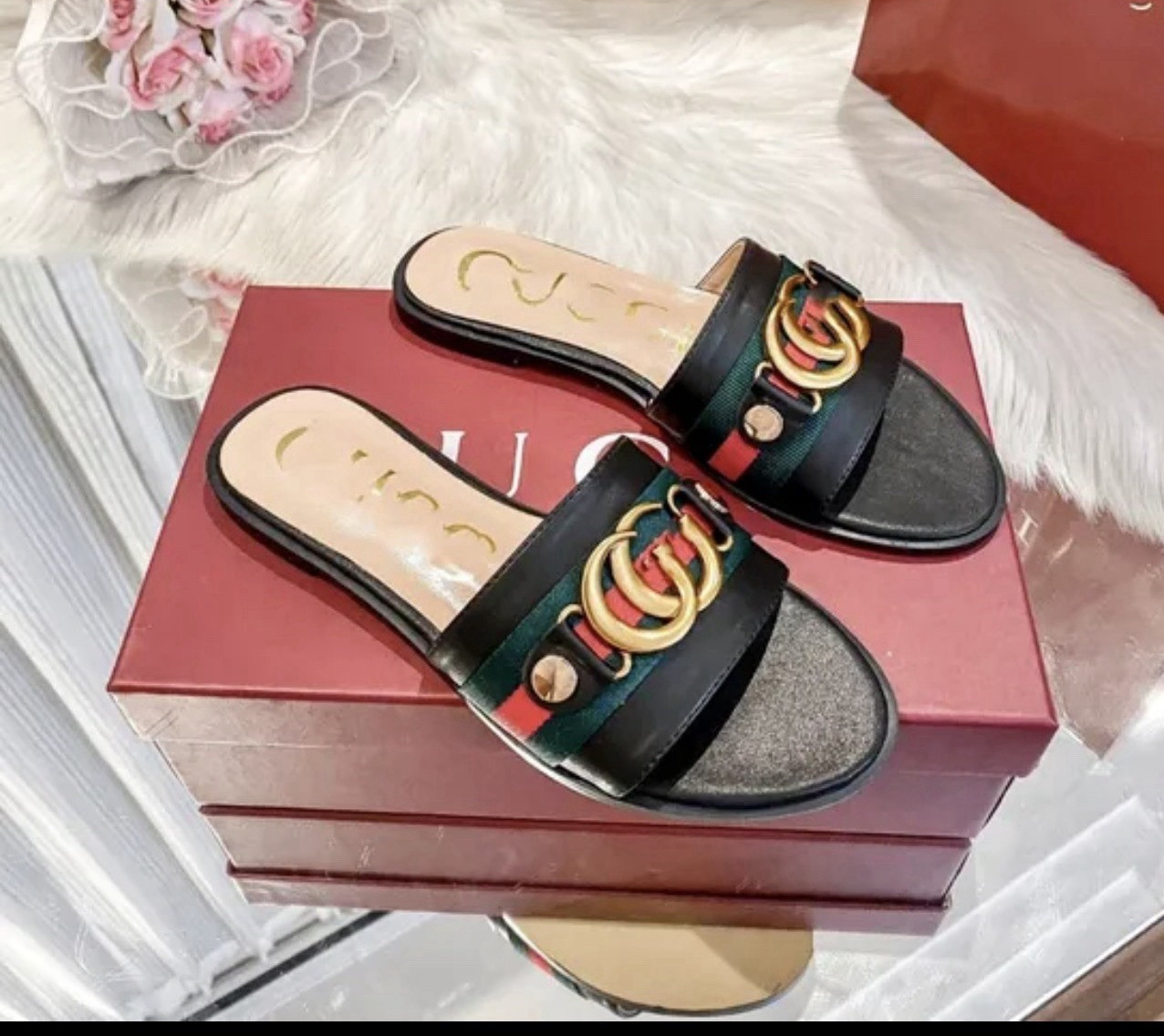 Gucci Women’s Black Leather Striped Logo Slide Sandals Slip-On US 6
