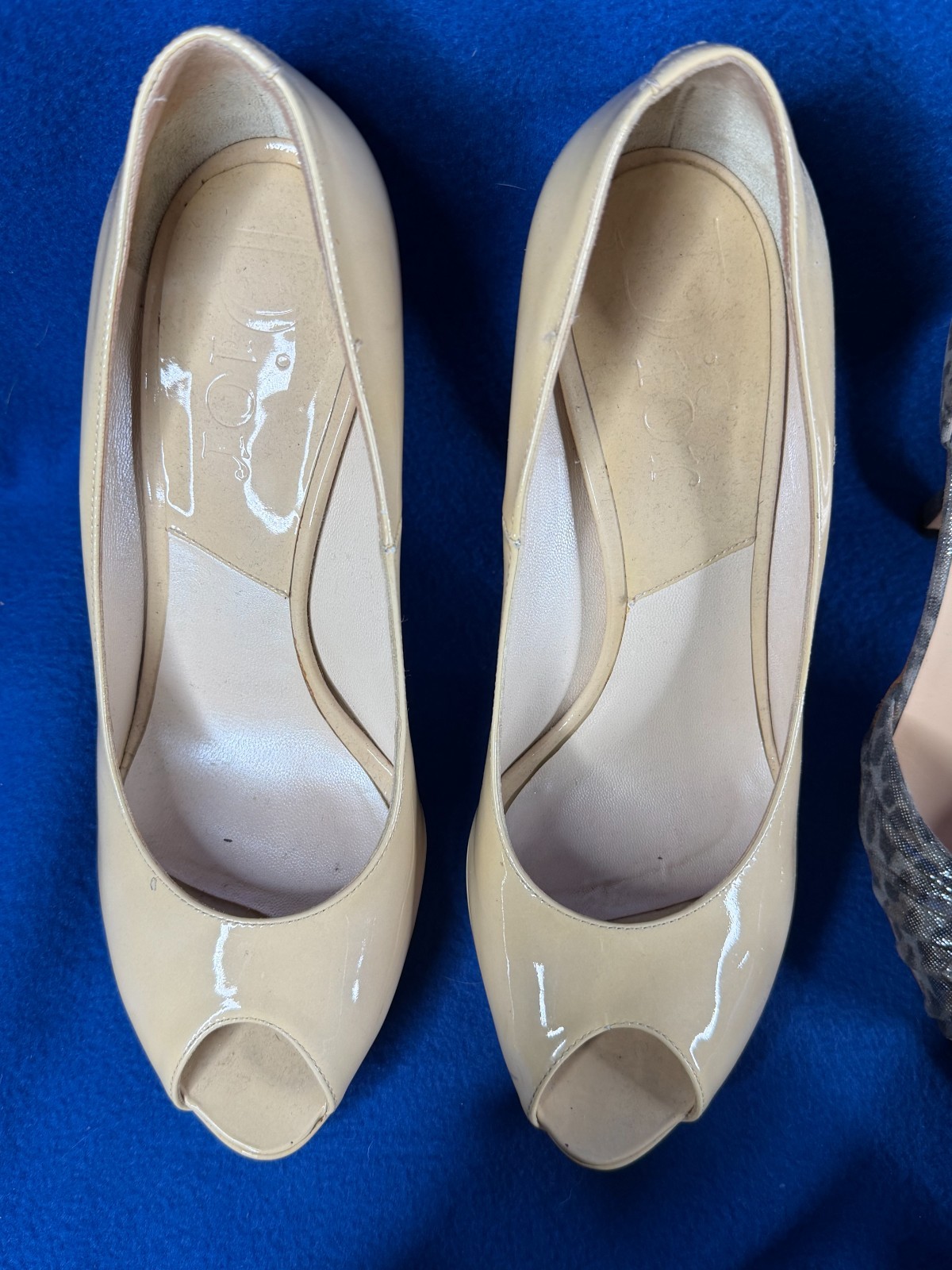 SIZE 8-8 1/2 LOT OF 8 PAIRS OF WOMENS SHOES INCLUDING DIOR & OTHER BRANDS
