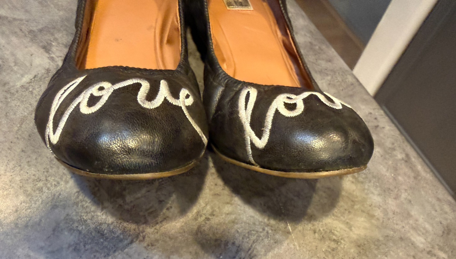 ED Ellen Degeneres Langston Ballet Flats Black Size 9 Embroidered Love Leather