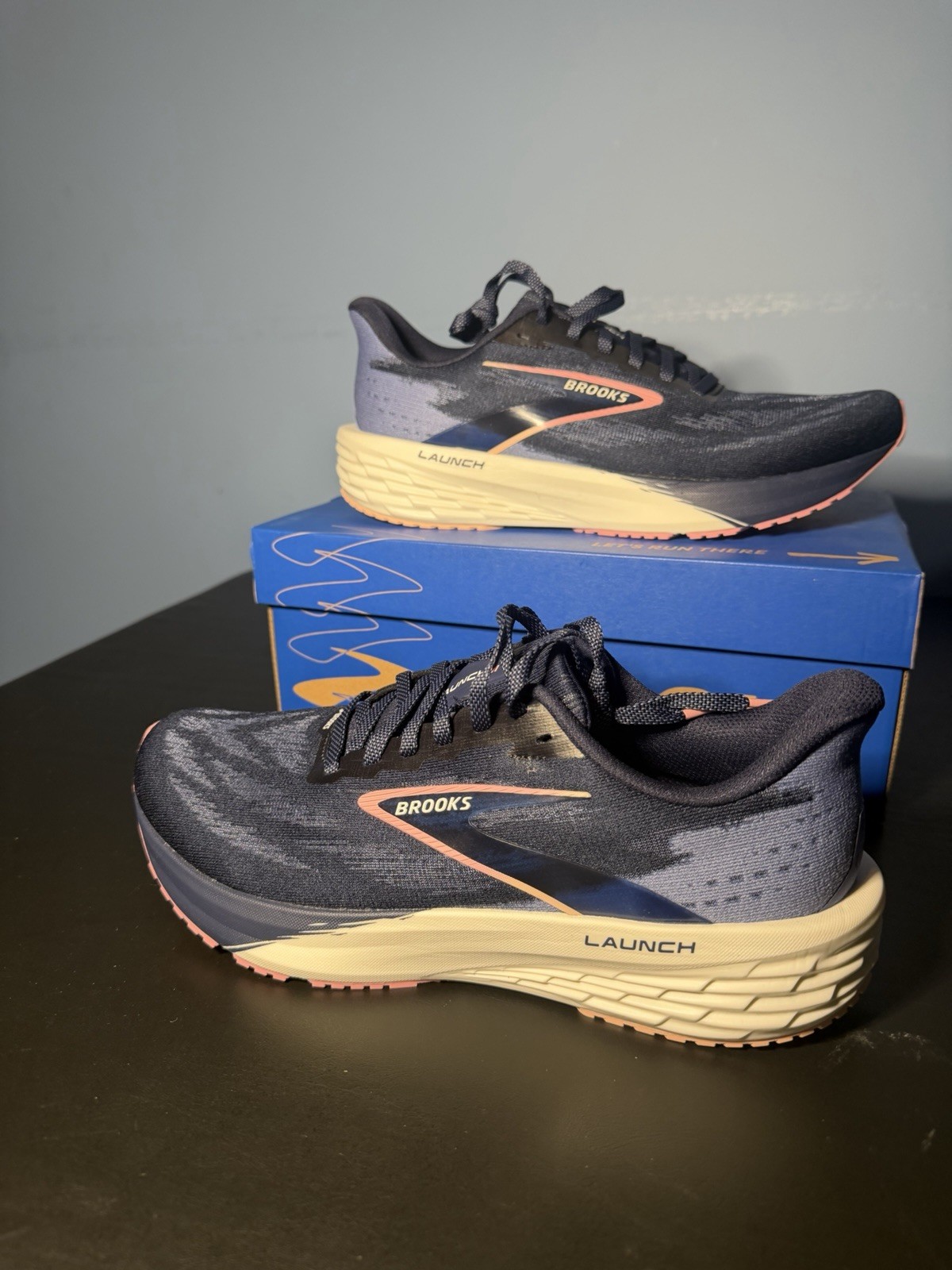 Brooks Launch 11 Peacoat/Blue/Peach Woman’s 9.5. Model 120439 1B 483
