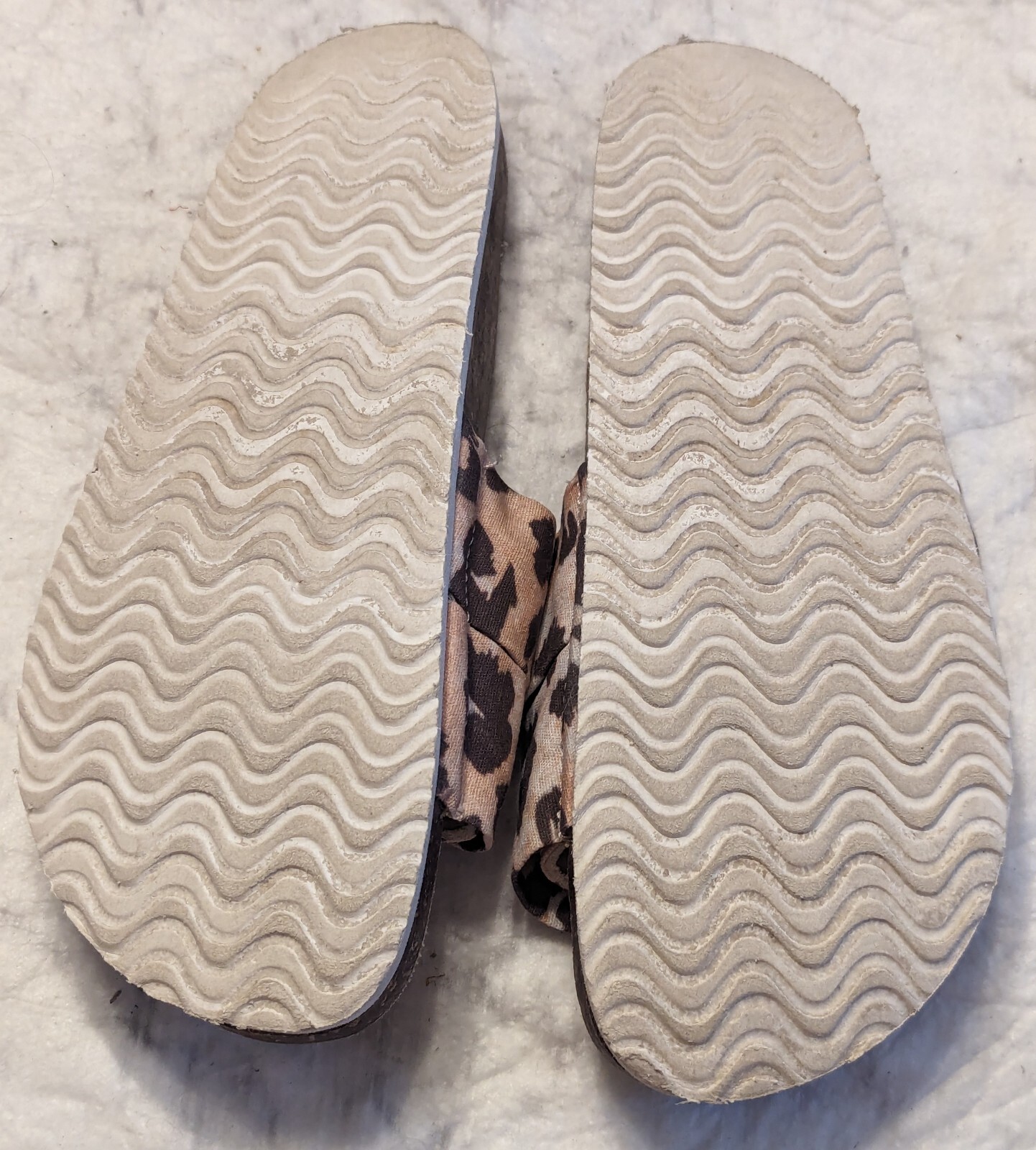Aerie Spotted Any Mal Print Slides Sandals Size 7 / 37.5 Women’s