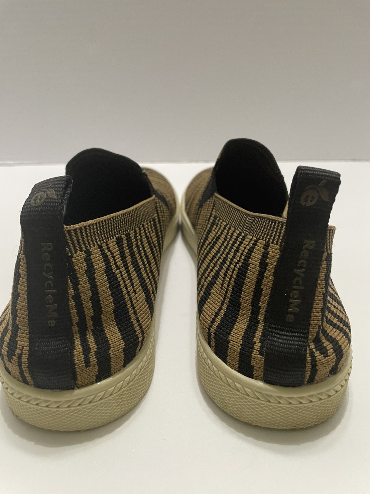 Earth Shoes Womens 9 Slide Sneaker Zen Spree Shoe Knit Recyclable Brown Black