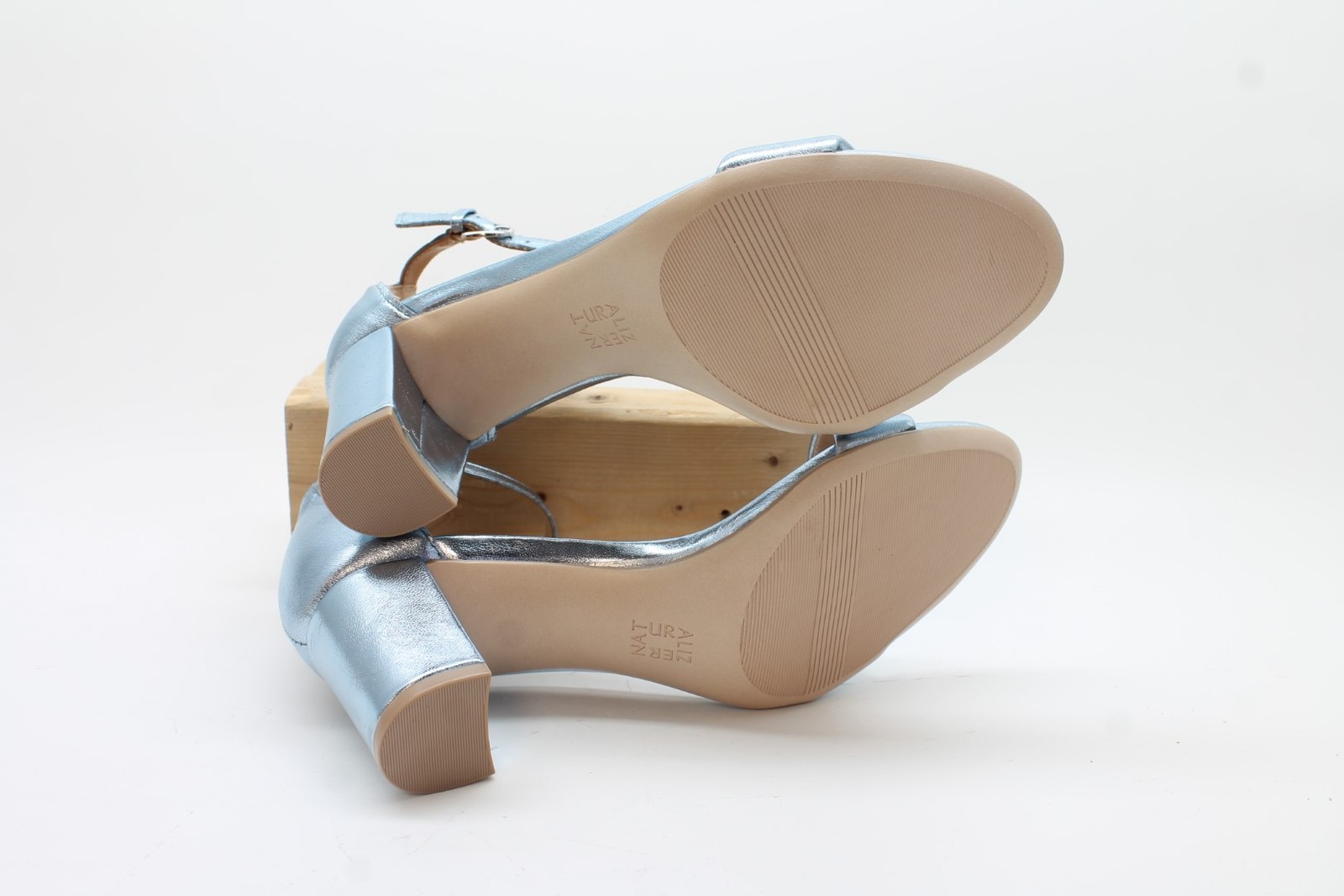 Naturalizer Vera Women’s Sandals Floor Sample