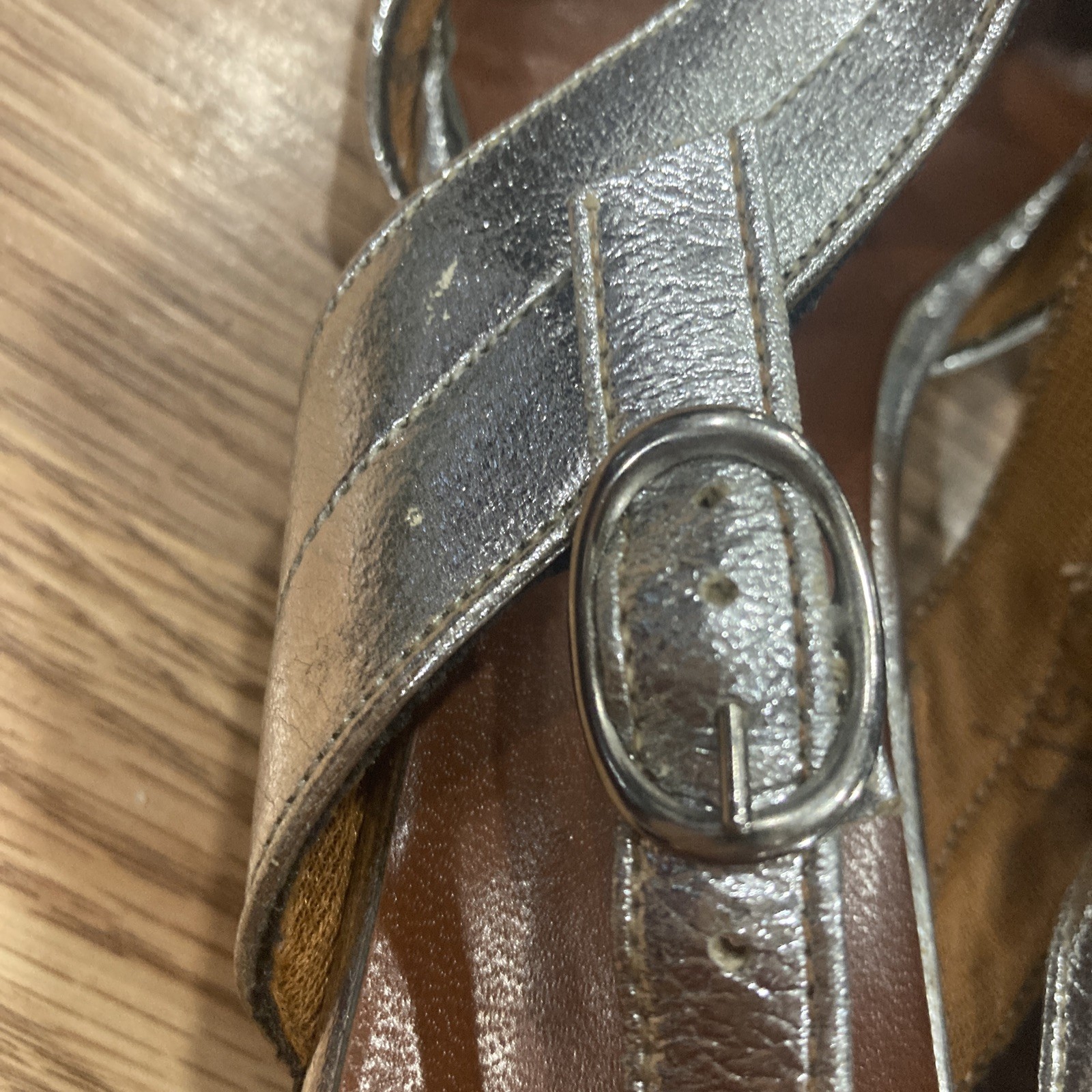 King’s Exquisite Footwear Scranton Faux Leather Silver Color Sandals Size 8.5