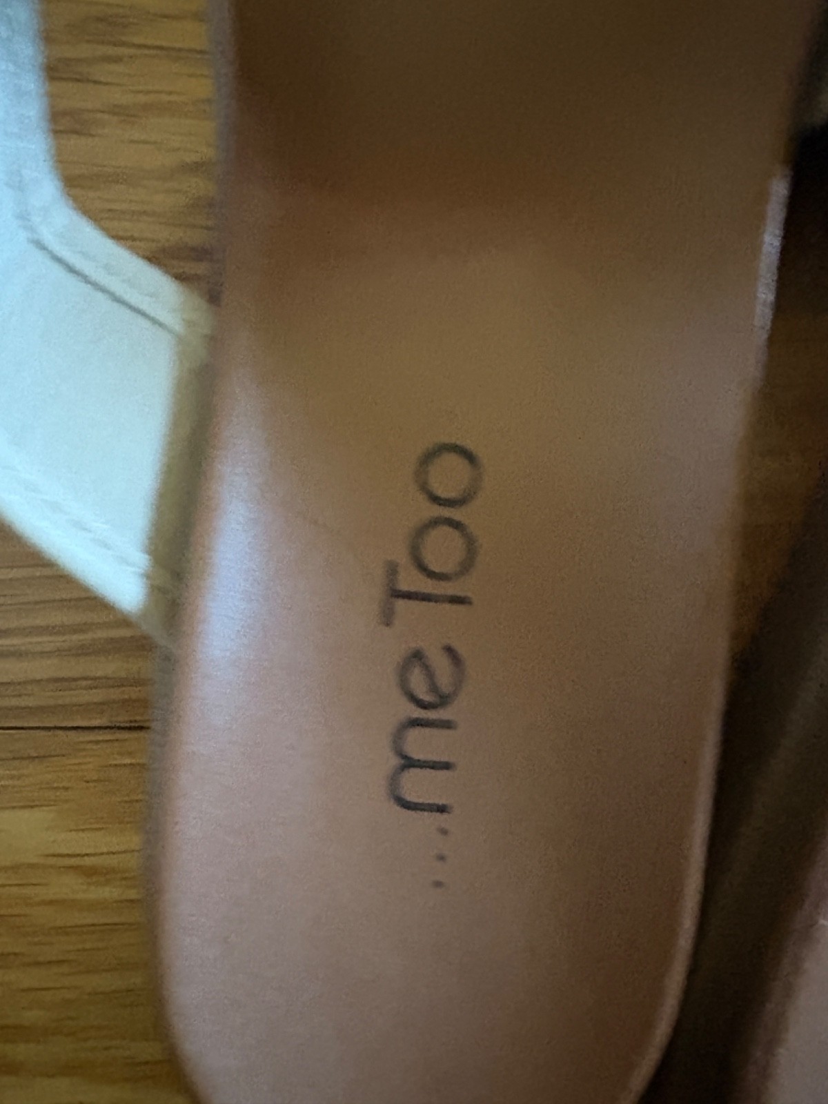 ME TOO BEIGE CANVAS SANDALS SIZE 9W/39 MAN MADE
