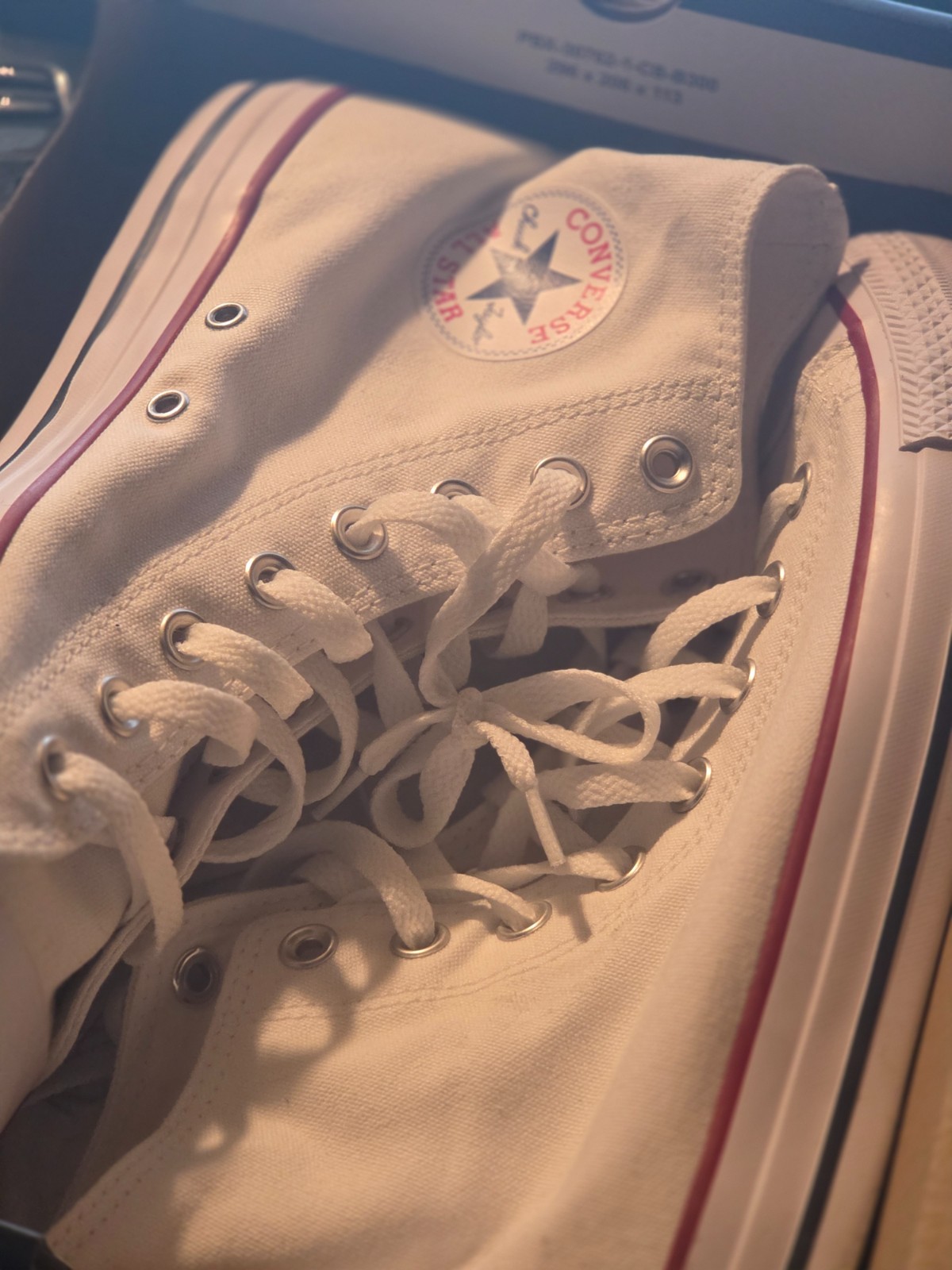 CONVERSE Chuck Taylor Unisex Hightop Sneakers 8men/10women