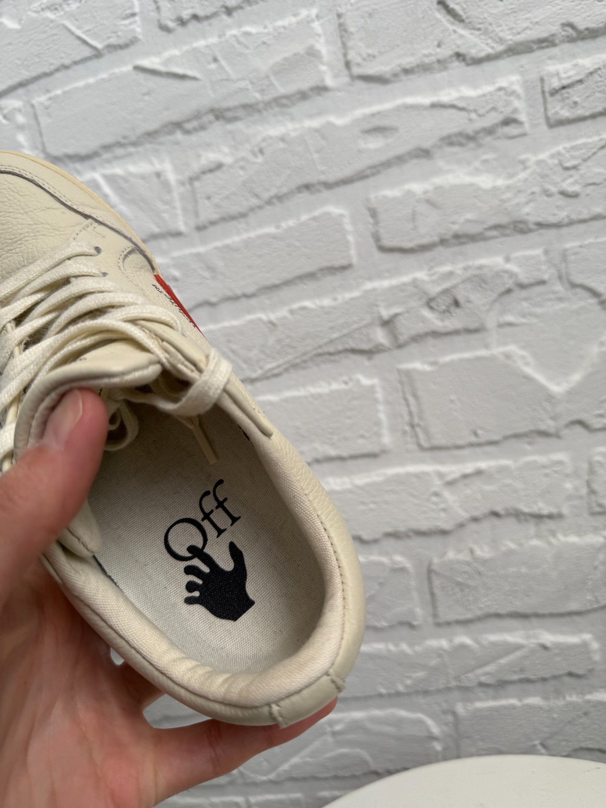 Off-White Leather Vulcanized Low sneakers cream white size 37