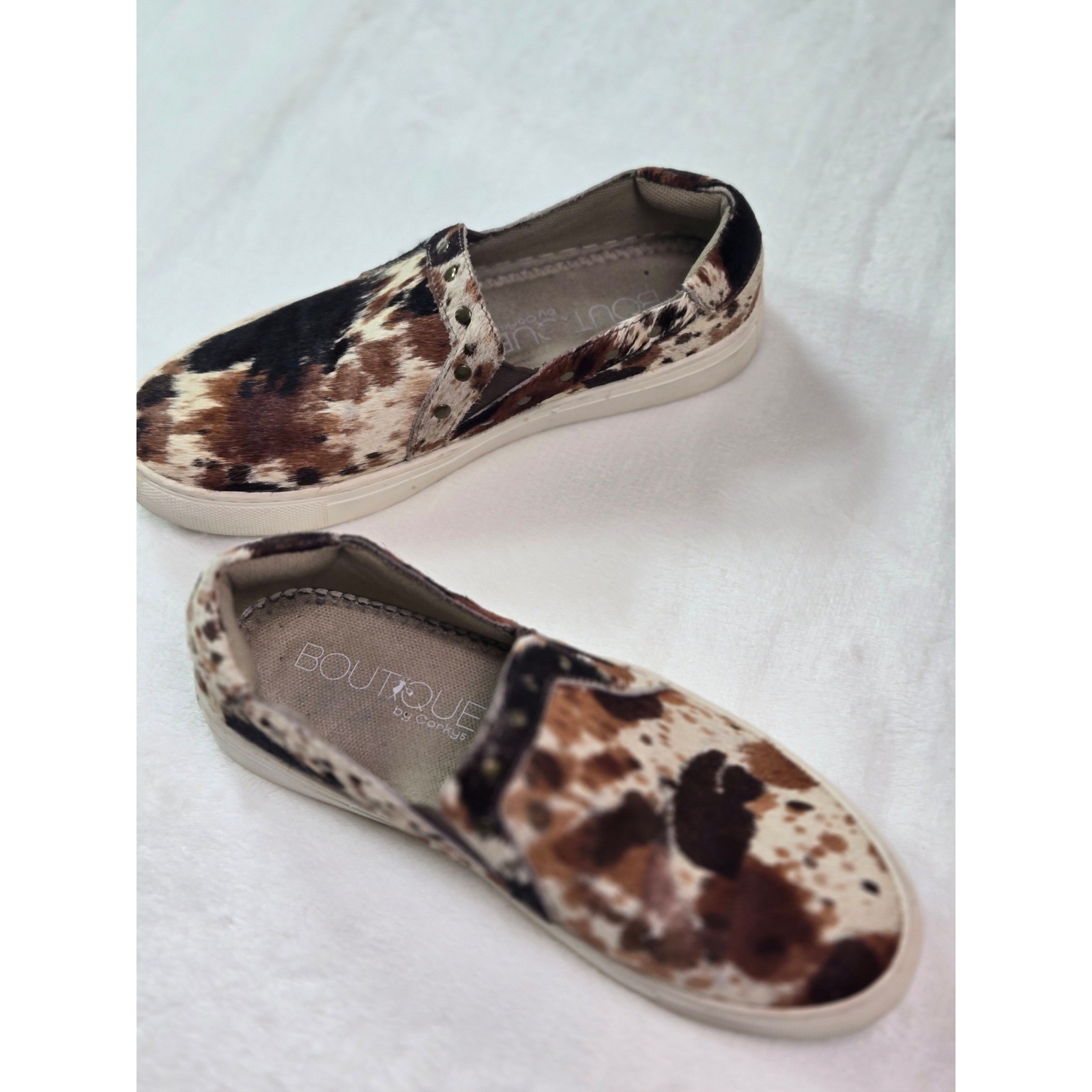 Boutique by Corkys Pine Top Cow Print Calf Hair Studded SlipOn Sneaker 6 Western