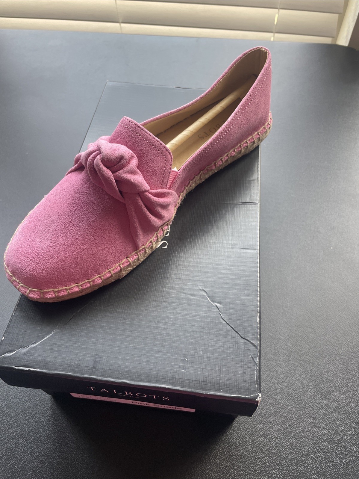 Talbots Womens Izzy Knot Pink Suede Size 8.5M