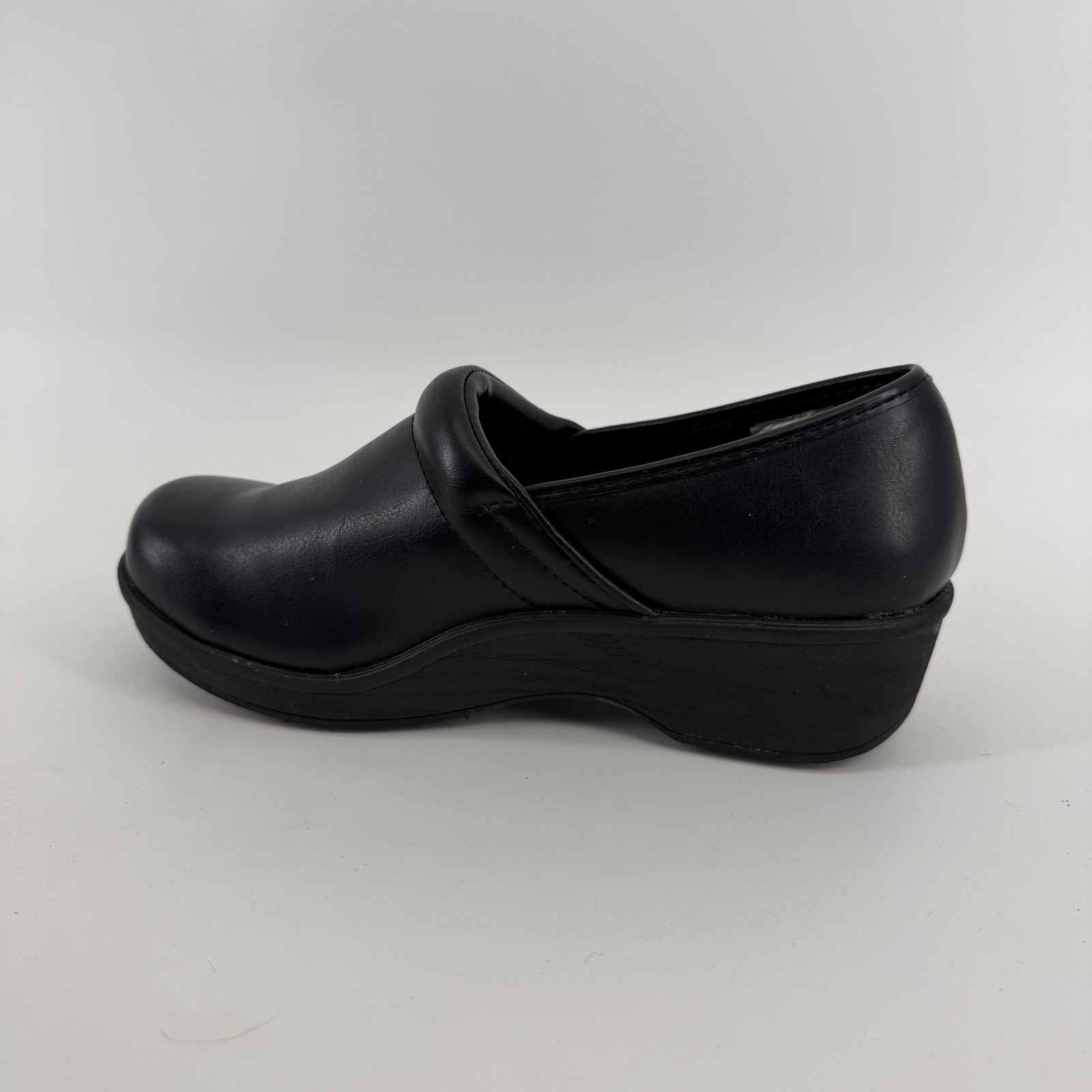SafeTstep Shoes Womens Size 6.5 Black Workwear Slip On Clogs Non Slip Nursing