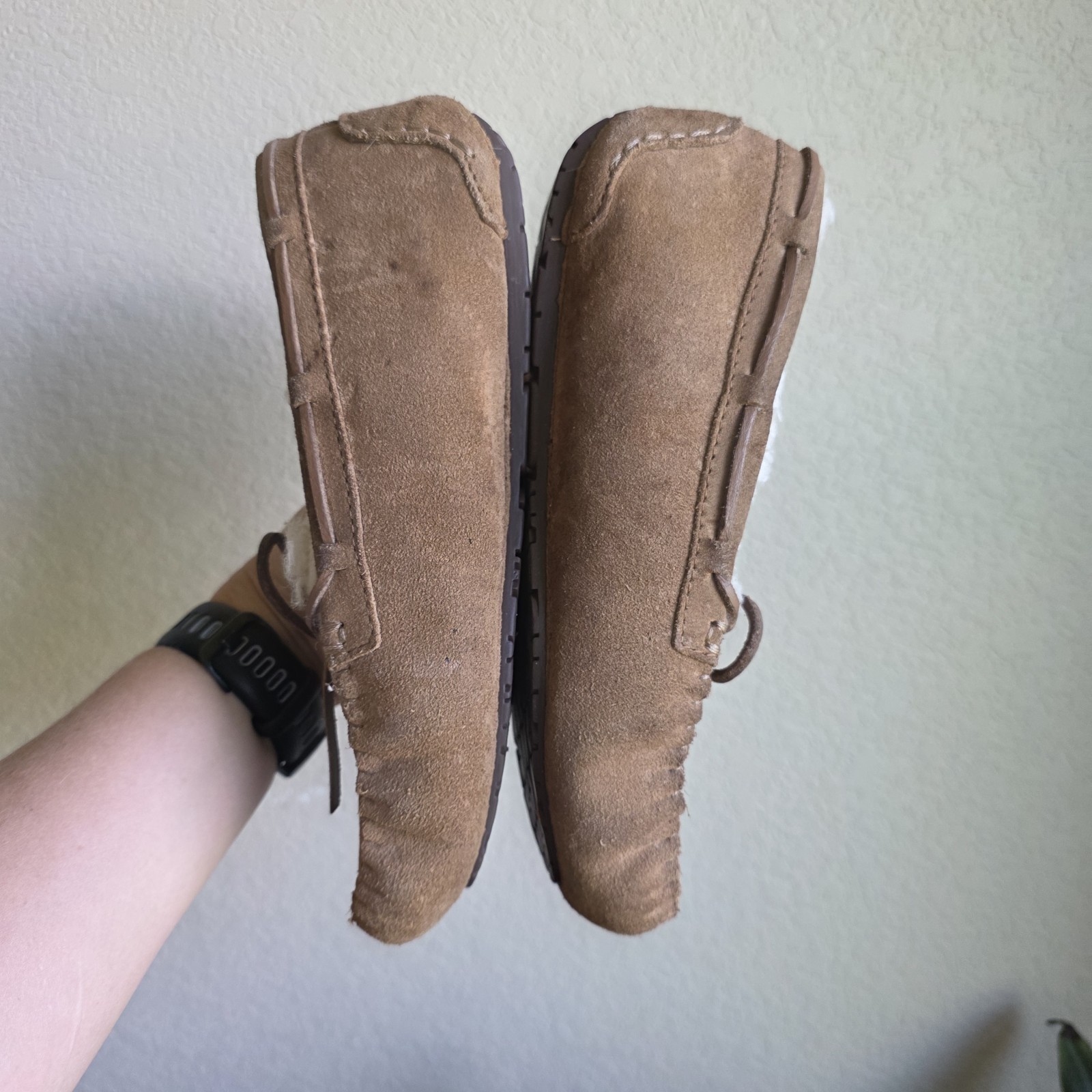 UGG Australia Uggs Women’s 7 Dakota chestnut Sheepskin Slippers Shoes
