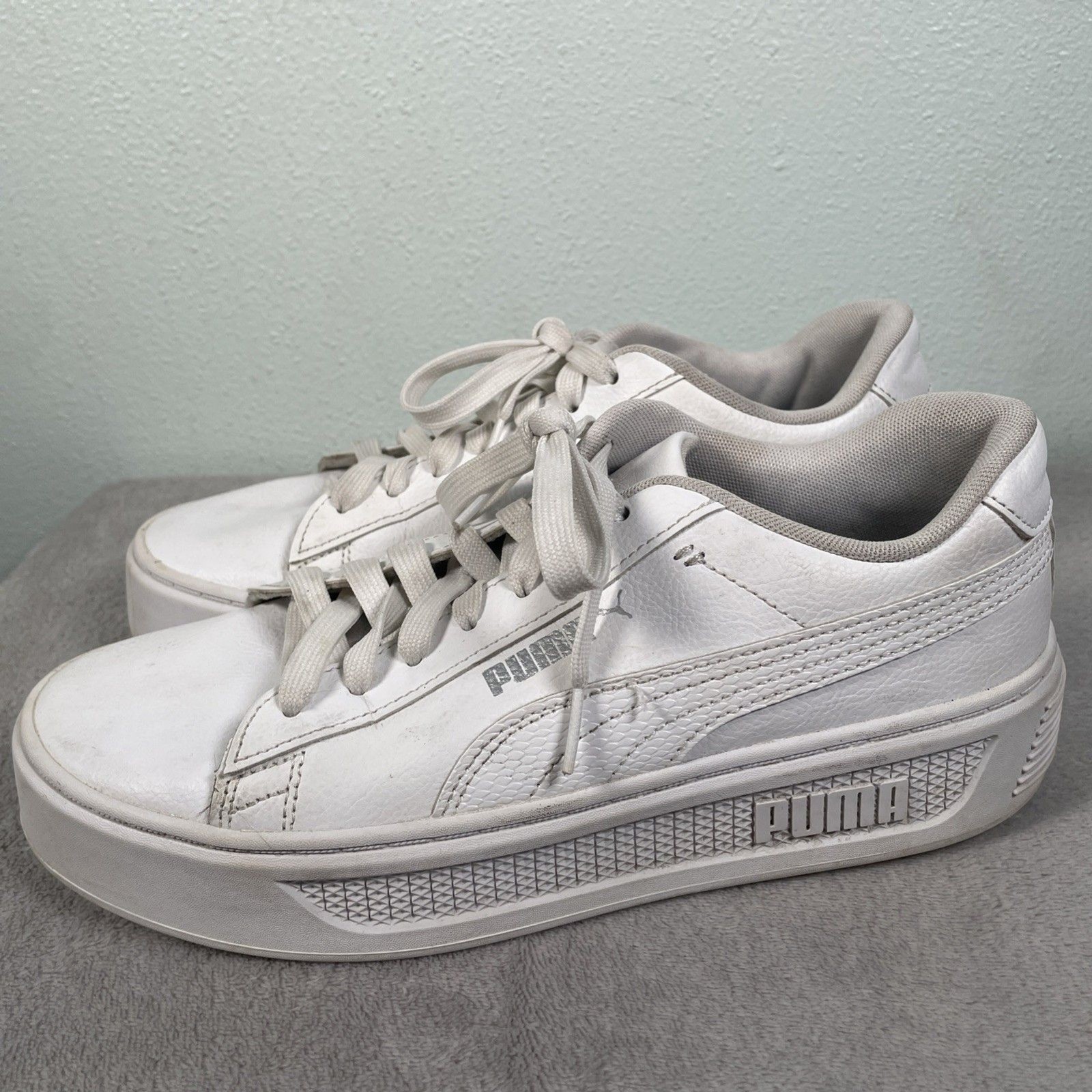 PUMA Women’s Smash Platform v3 Sneakers Size 9 Soft Foam Comfort