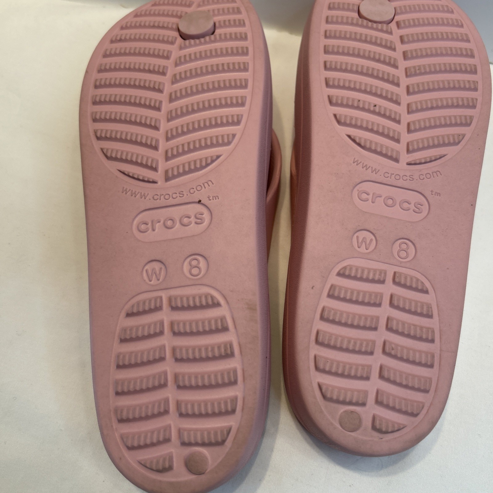 CROCS ~Iconic Comfort Women’s 8 ~PINK Baya Platform Flip Flops ~Thick Soles NICE