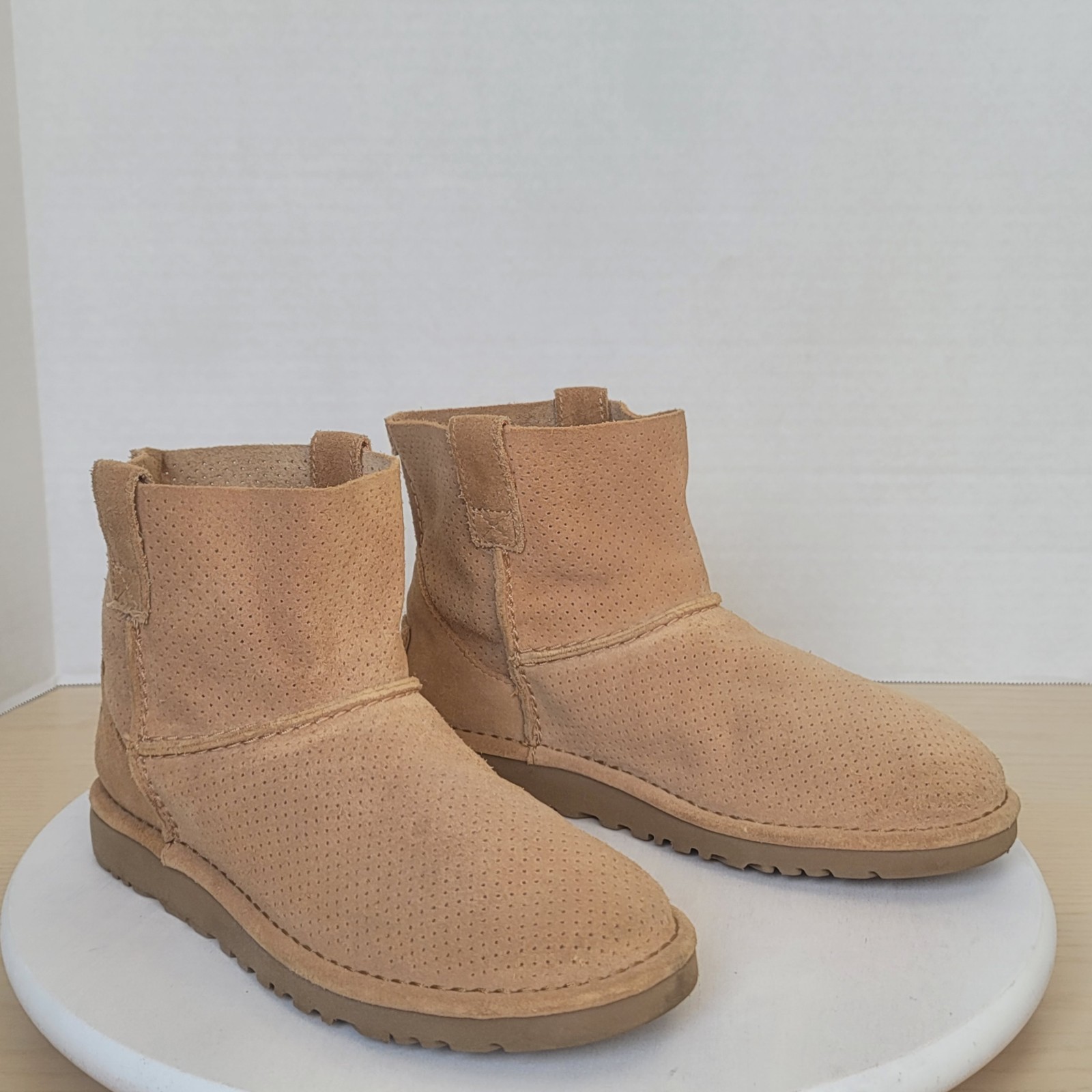 UGG Classic Unlined Mini Perforated Tawny Suede Leather Booties Booties Sz 5