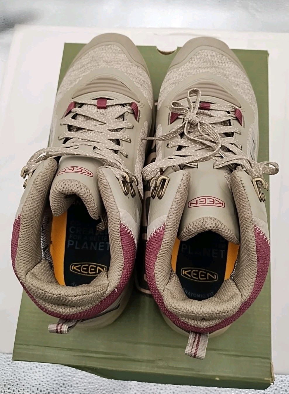 KEEN Terradora Explorer Mid Waterproof Hiking Boots Womens Size US 9.5W (#N4-A3)