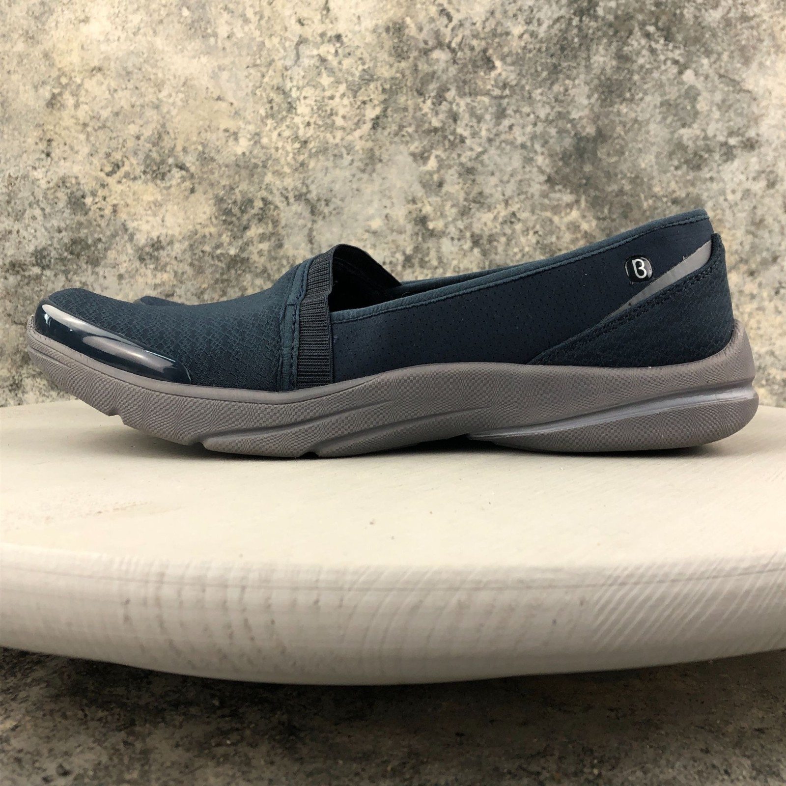 BZees Women’s Size 9.5M Lollipop Navy Blue Slip On Lightweight Casual Shoes