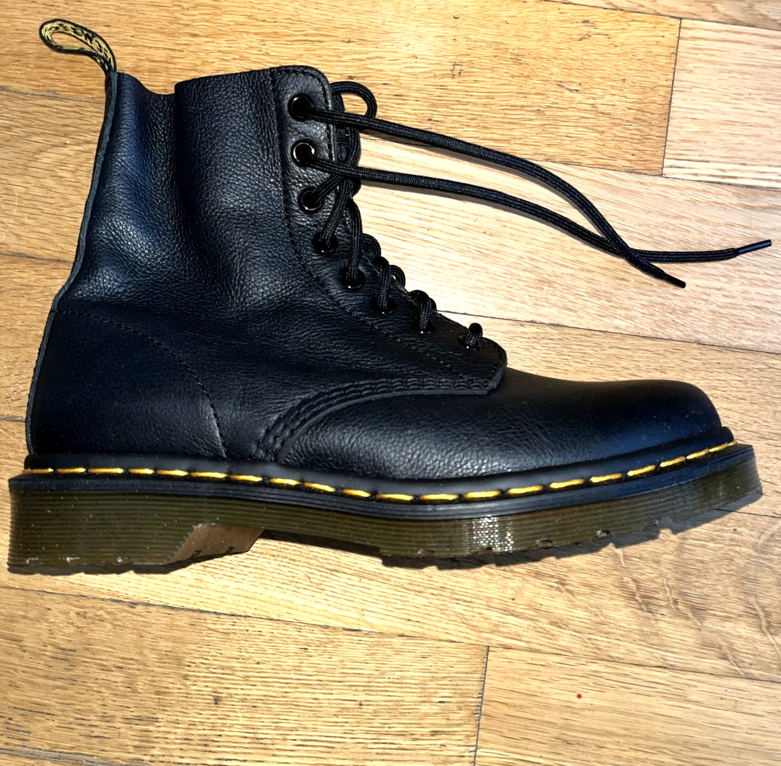 Dr. Martens Pascal Virginia Leather Boots Women’s 8 NWT Combat Black